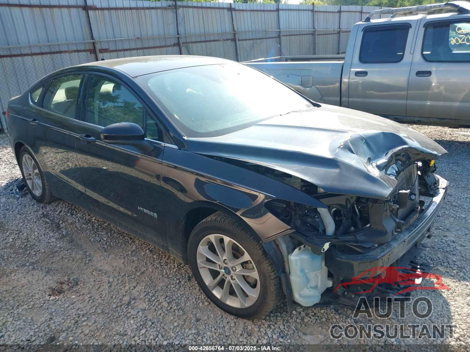 FORD FUSION HYBRID 2019 - 3FA6P0LU2KR168705