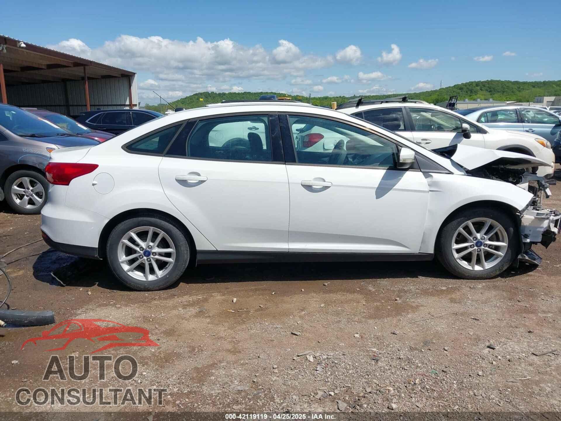 FORD FOCUS 2017 - 1FADP3F23HL302289