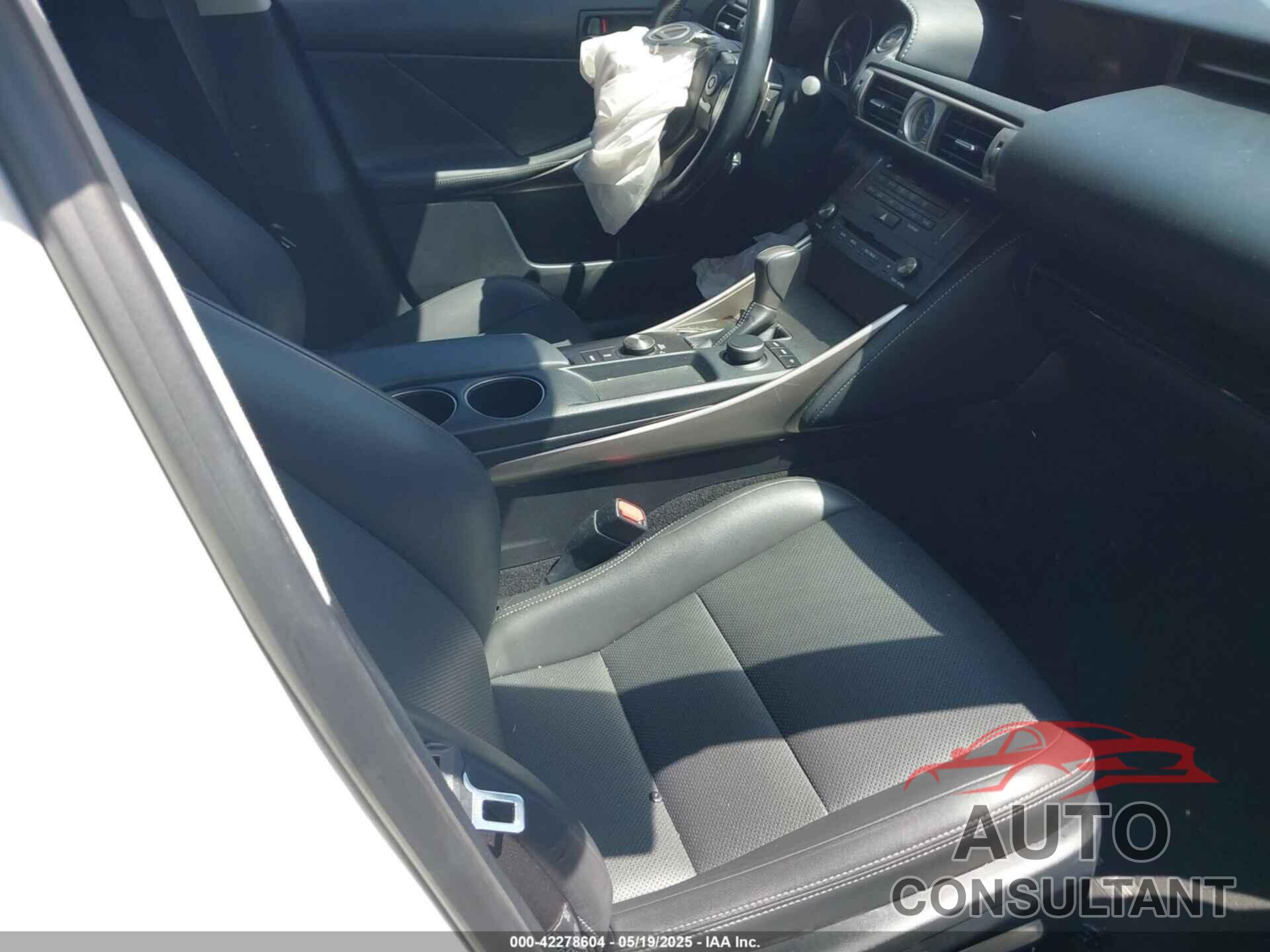 LEXUS IS 200T 2016 - JTHBA1D22G5036596