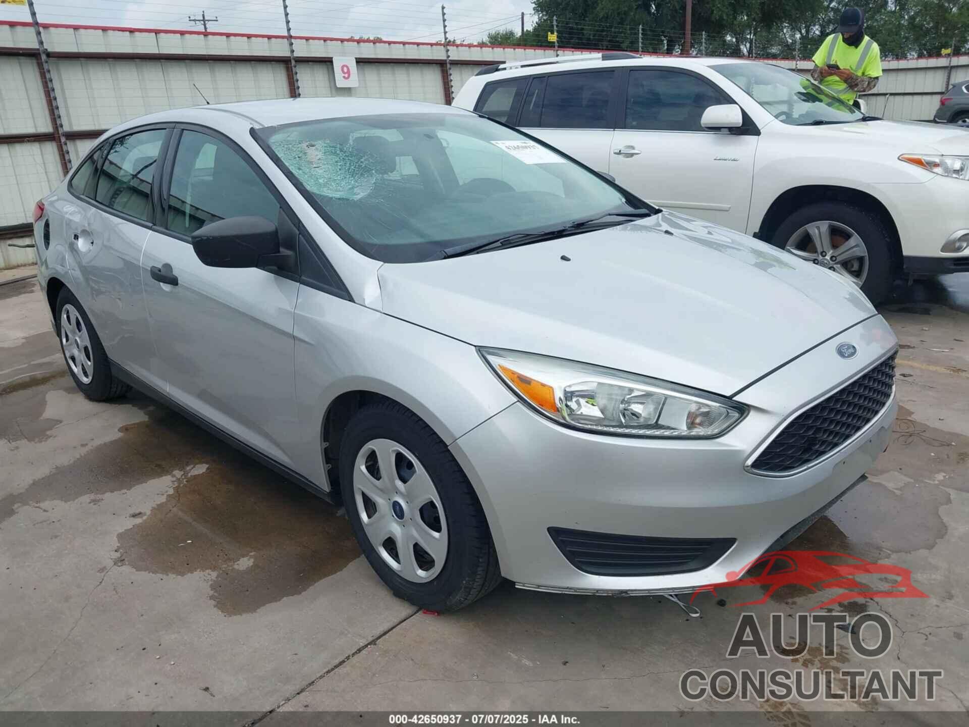 FORD FOCUS 2015 - 1FADP3E20FL368281