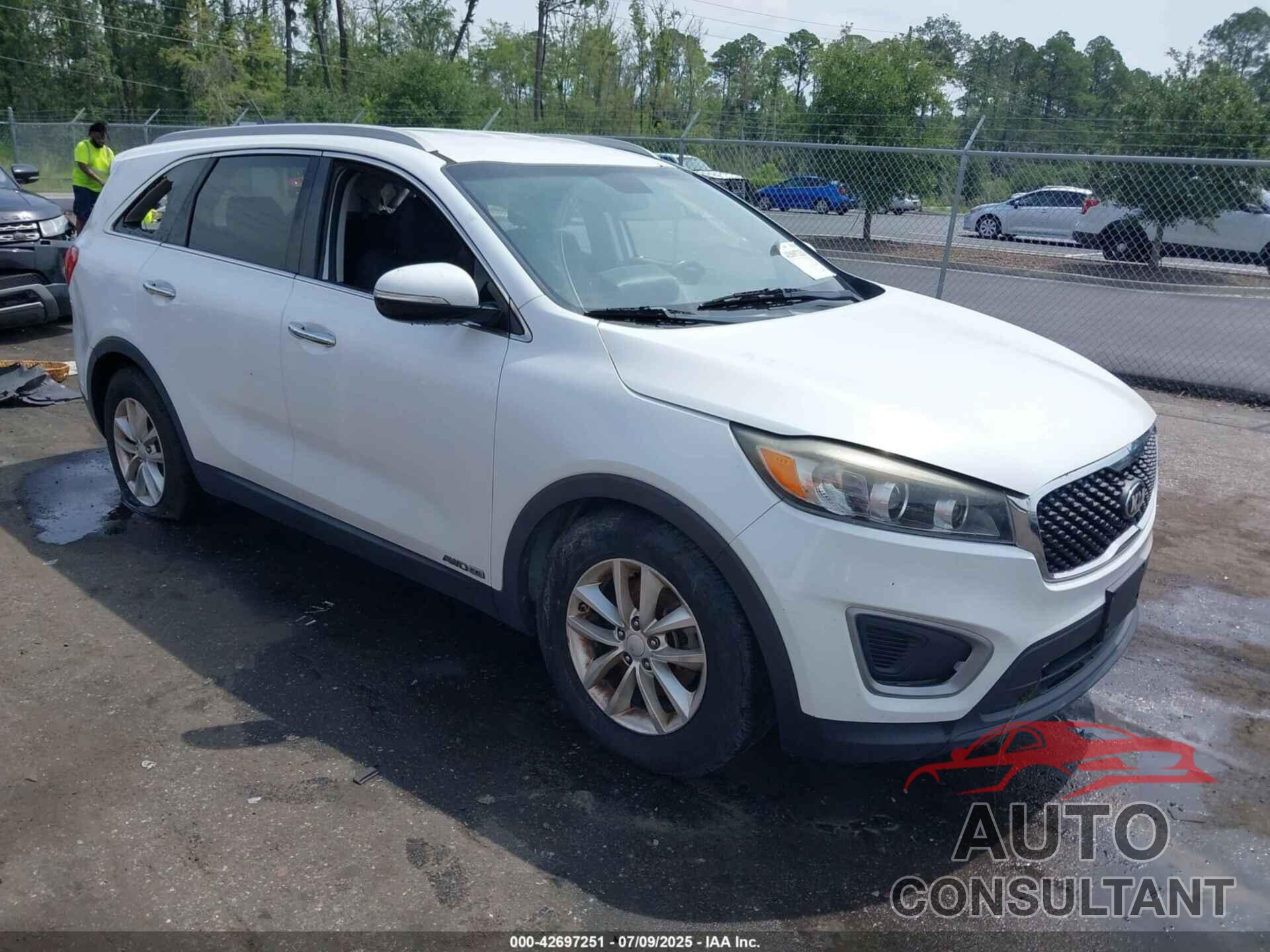 KIA SORENTO 2017 - 5XYPGDA59HG196604