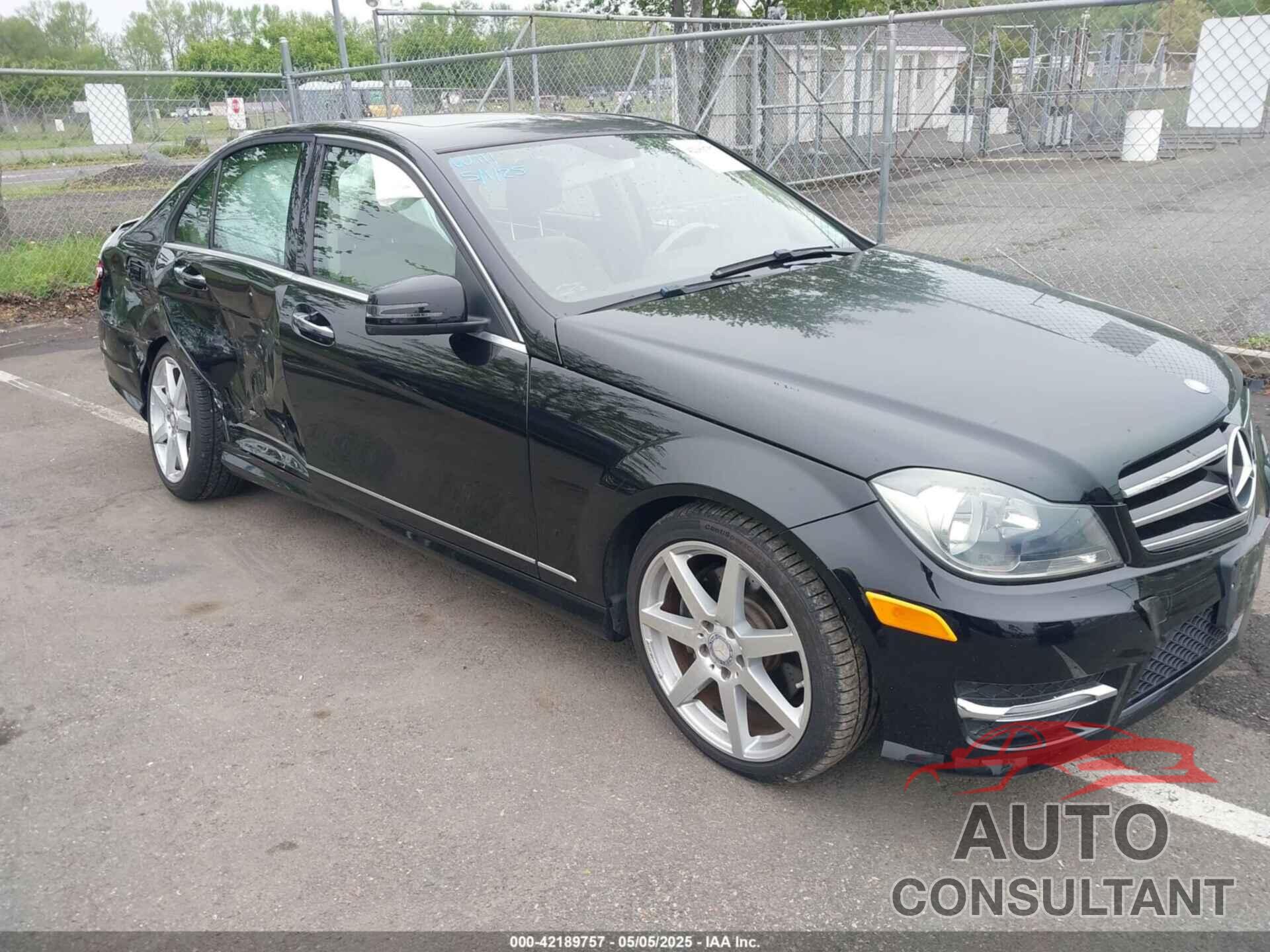 MERCEDES-BENZ C 300 2014 - WDDGF8AB6EA946106