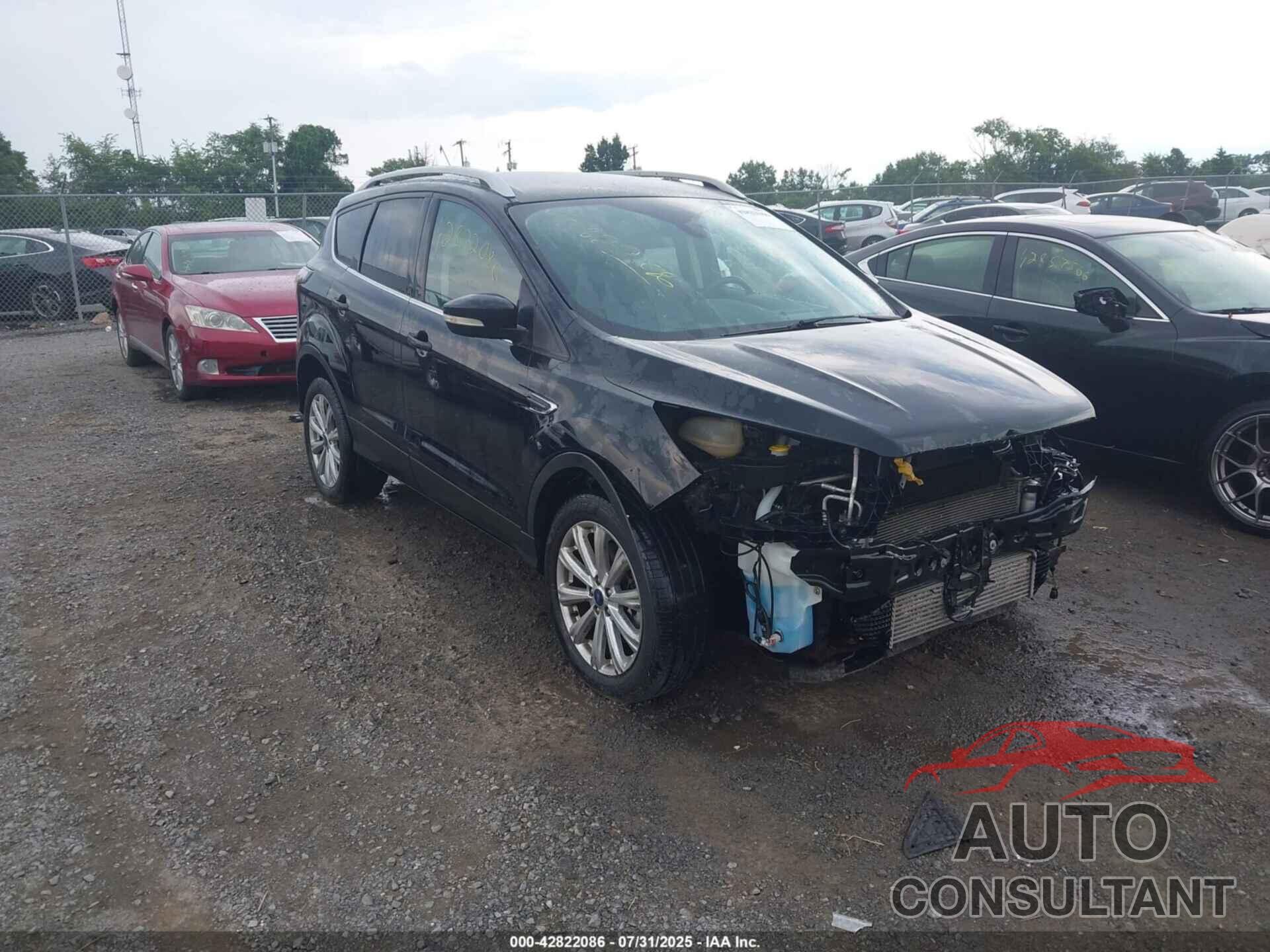 FORD ESCAPE 2017 - 1FMCU9J92HUA02934