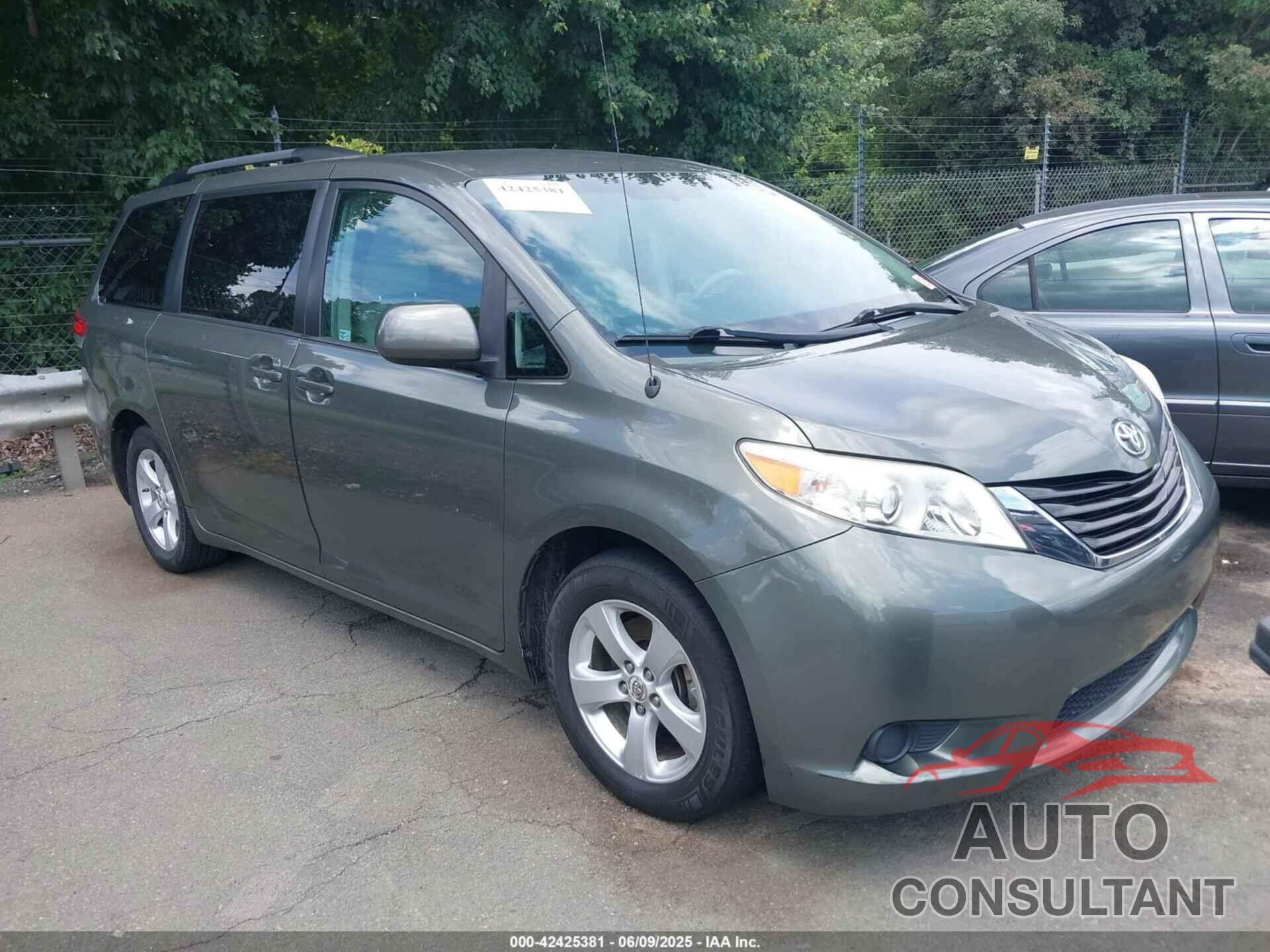 TOYOTA SIENNA 2011 - 5TDKK3DC6BS156696