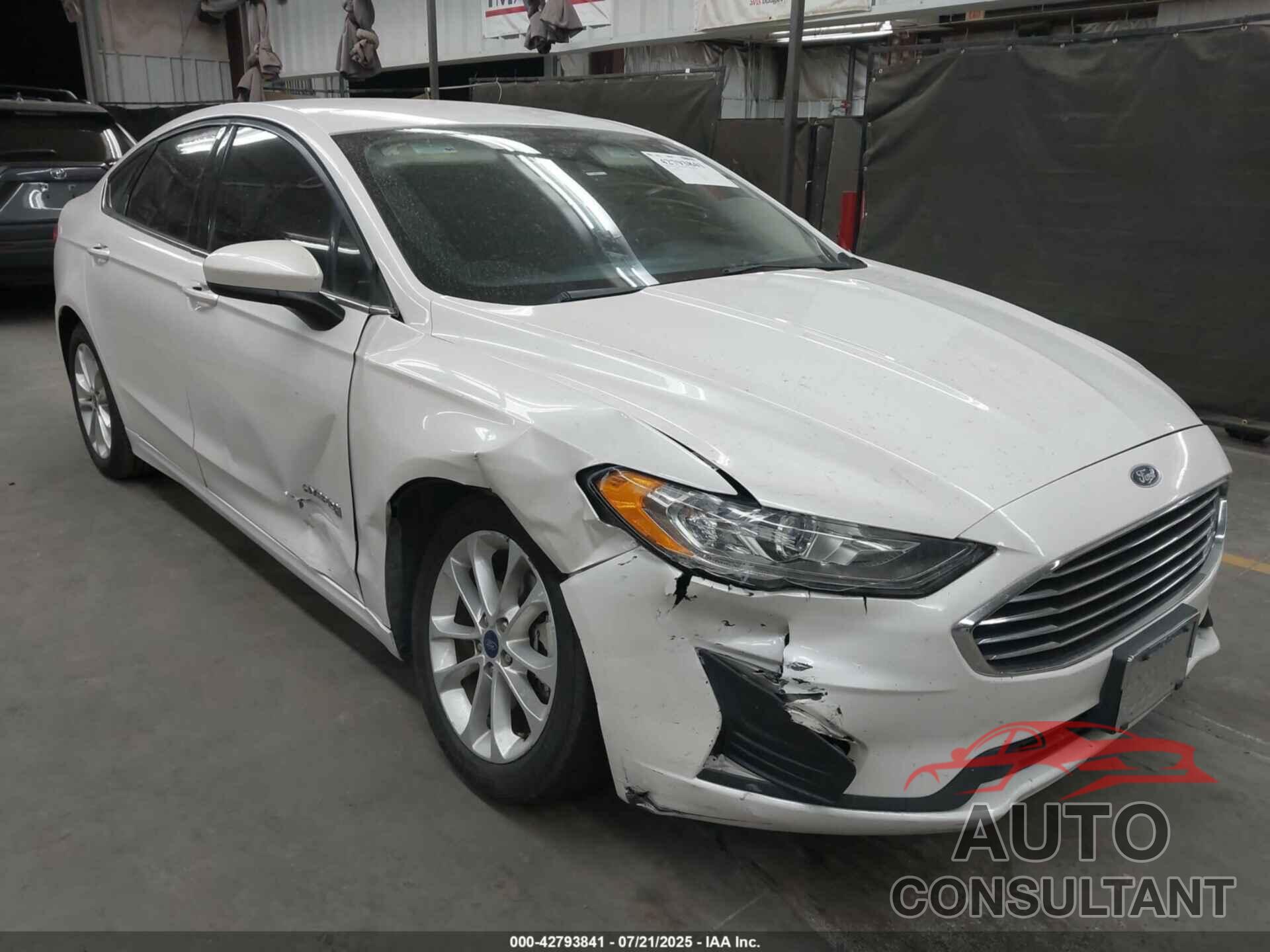 FORD FUSION HYBRID 2019 - 3FA6P0LU6KR201382