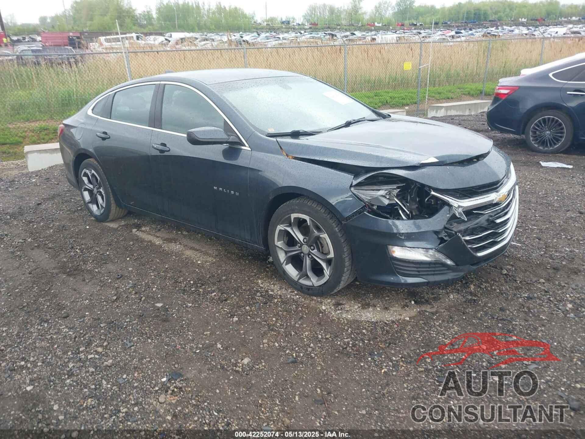 CHEVROLET MALIBU 2020 - 1G1ZD5STXLF096374