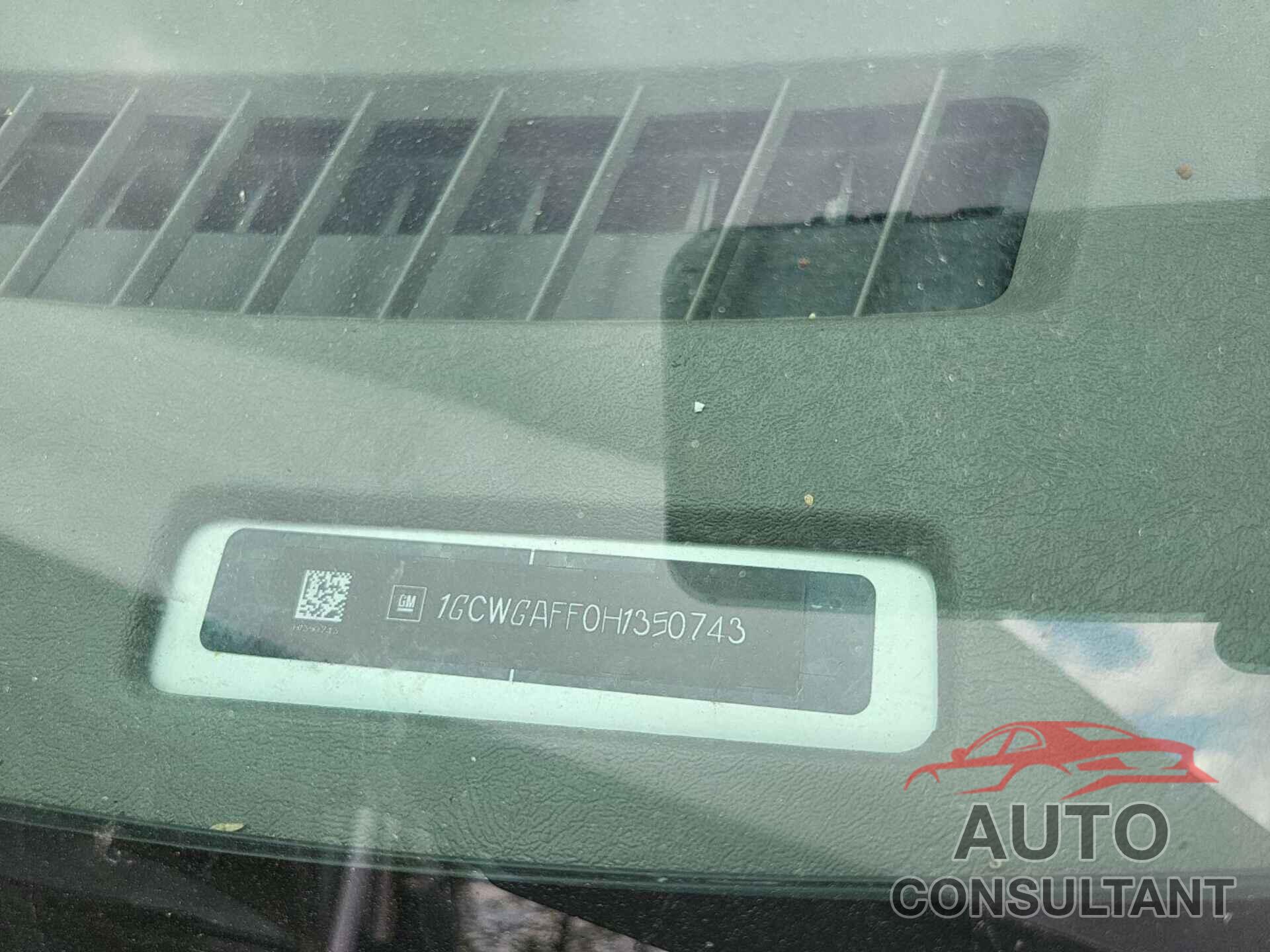 CHEVROLET EXPRESS G2500 2017 - 1GCWGAFF0H1350743