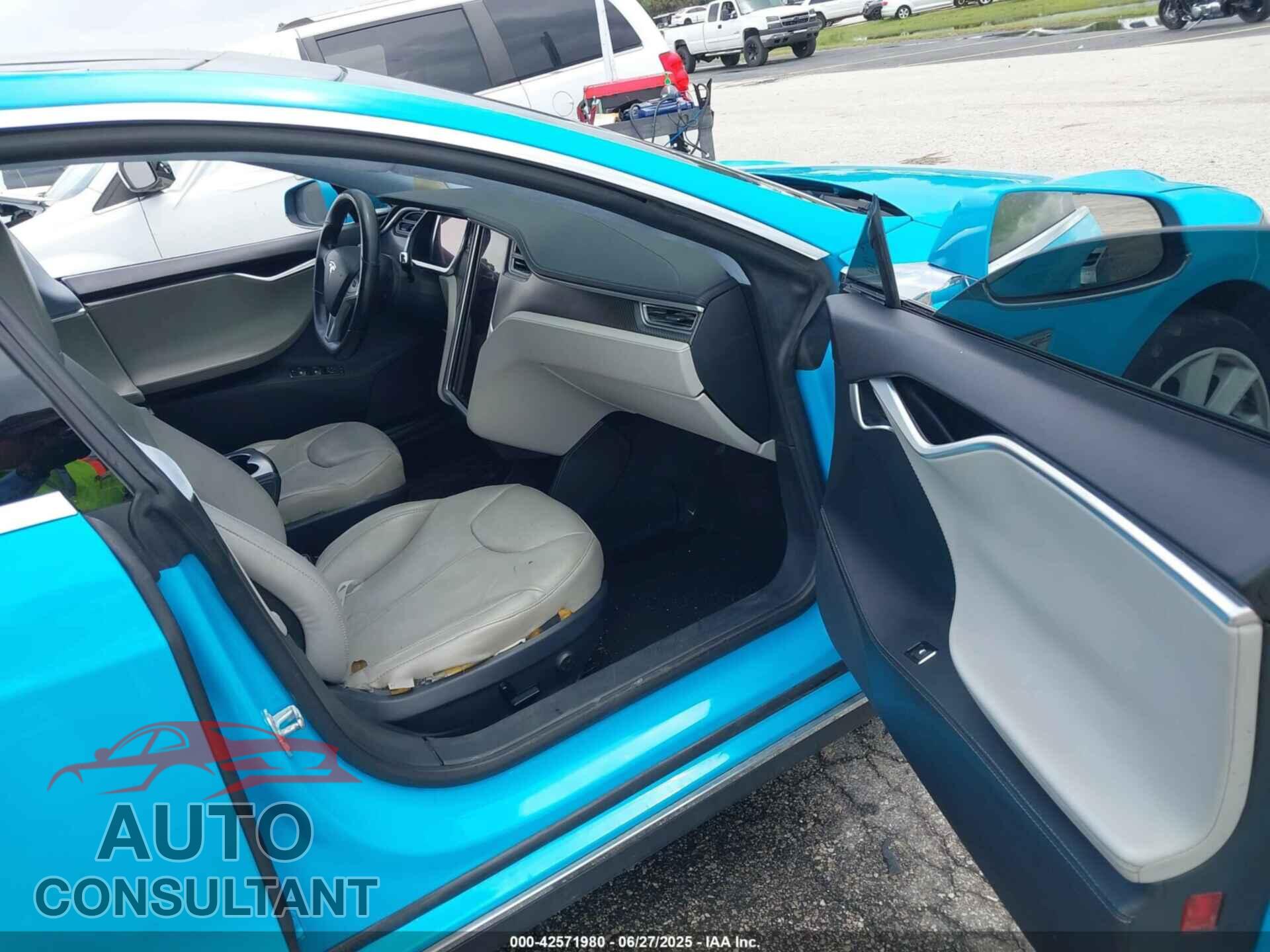TESLA MODEL S 2013 - 5YJSA1DN9DFP27016