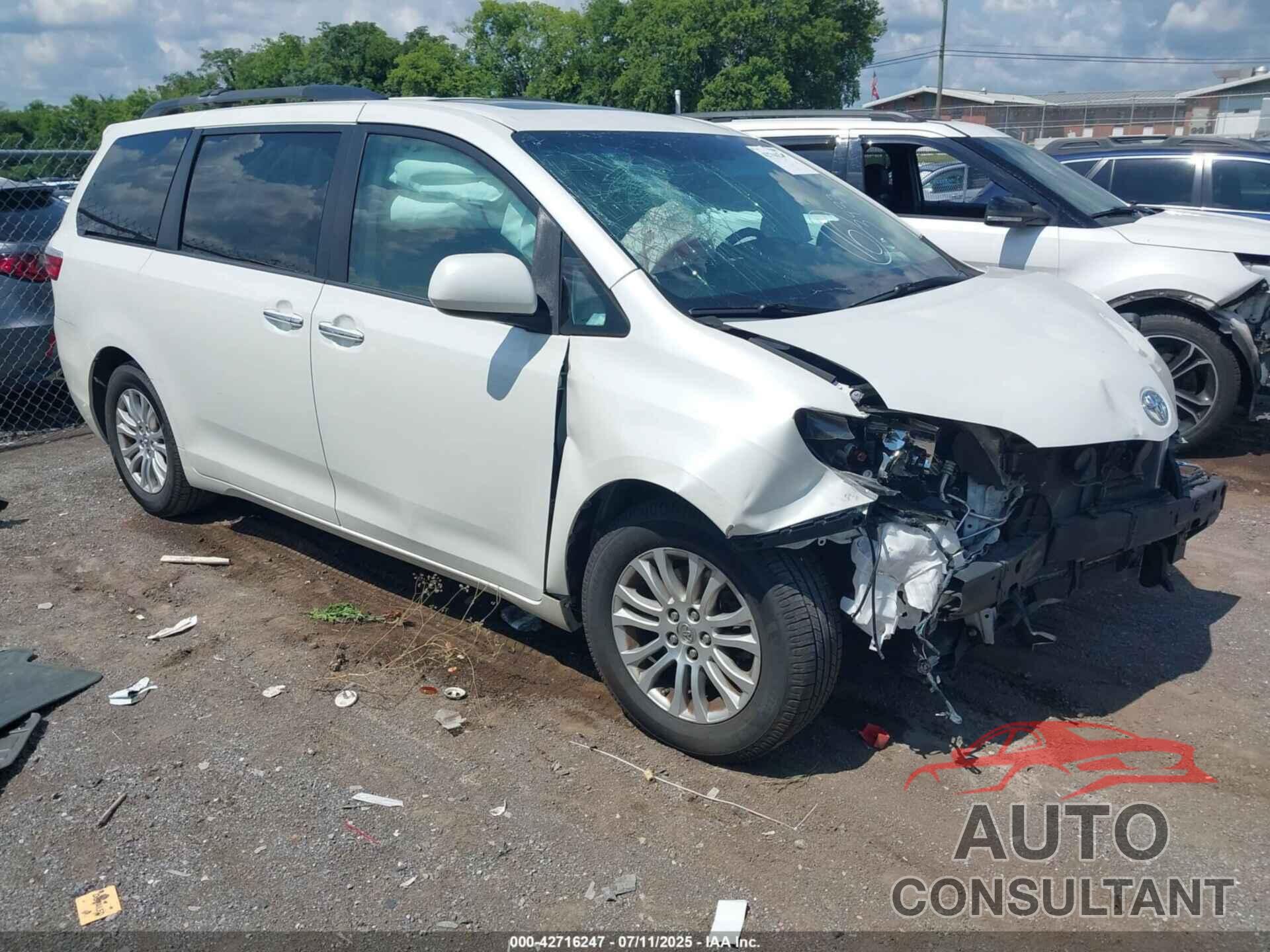 TOYOTA SIENNA 2015 - 5TDYK3DC5FS623932