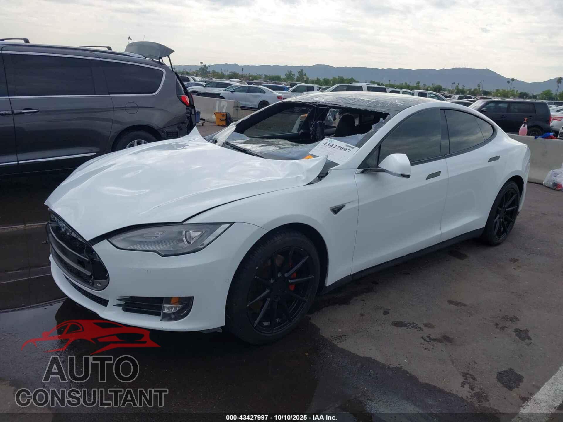 TESLA MODEL S 2015 - 5YJSA1E12FF106618