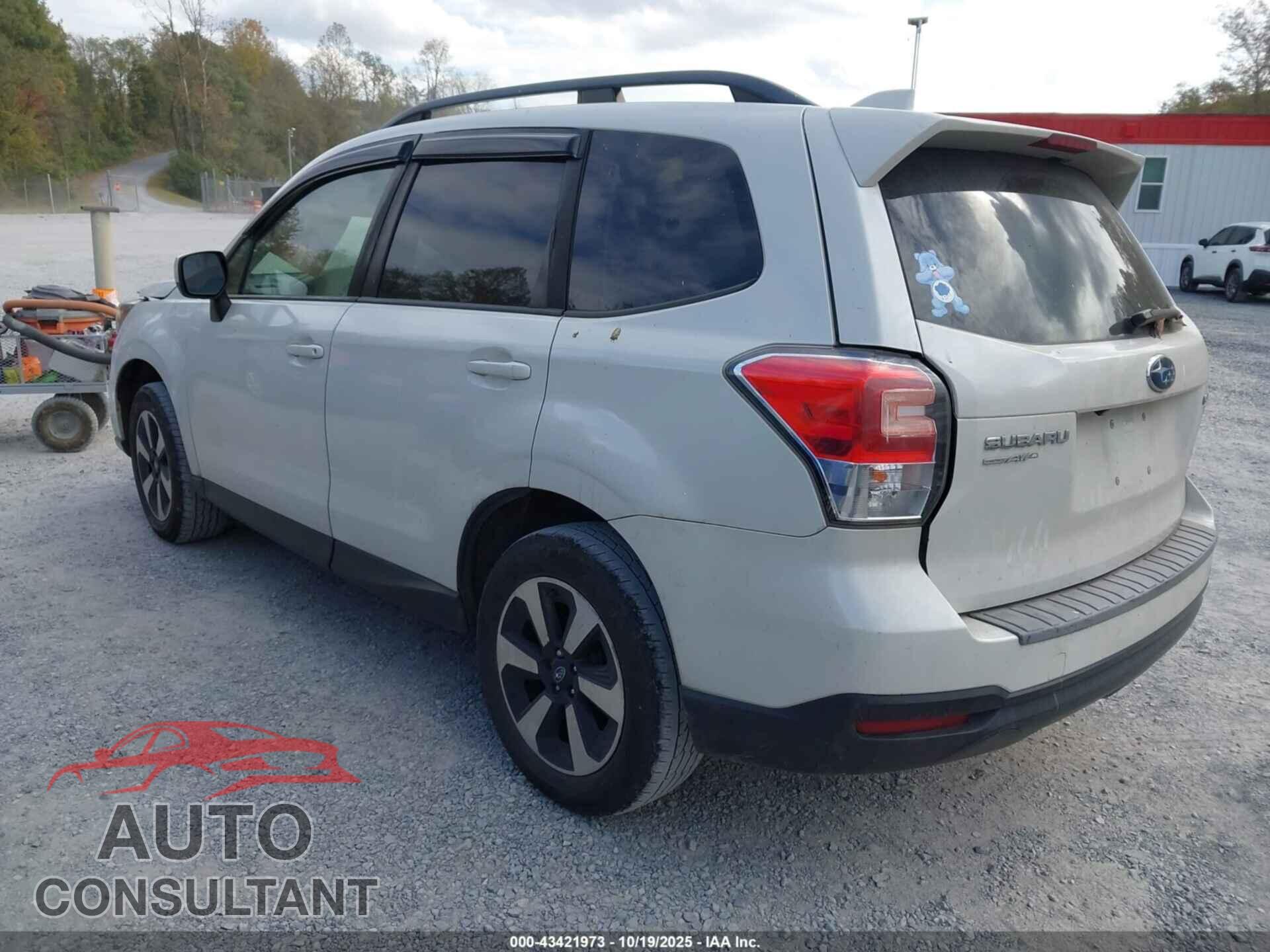 SUBARU FORESTER 2017 - JF2SJAEC1HH594756