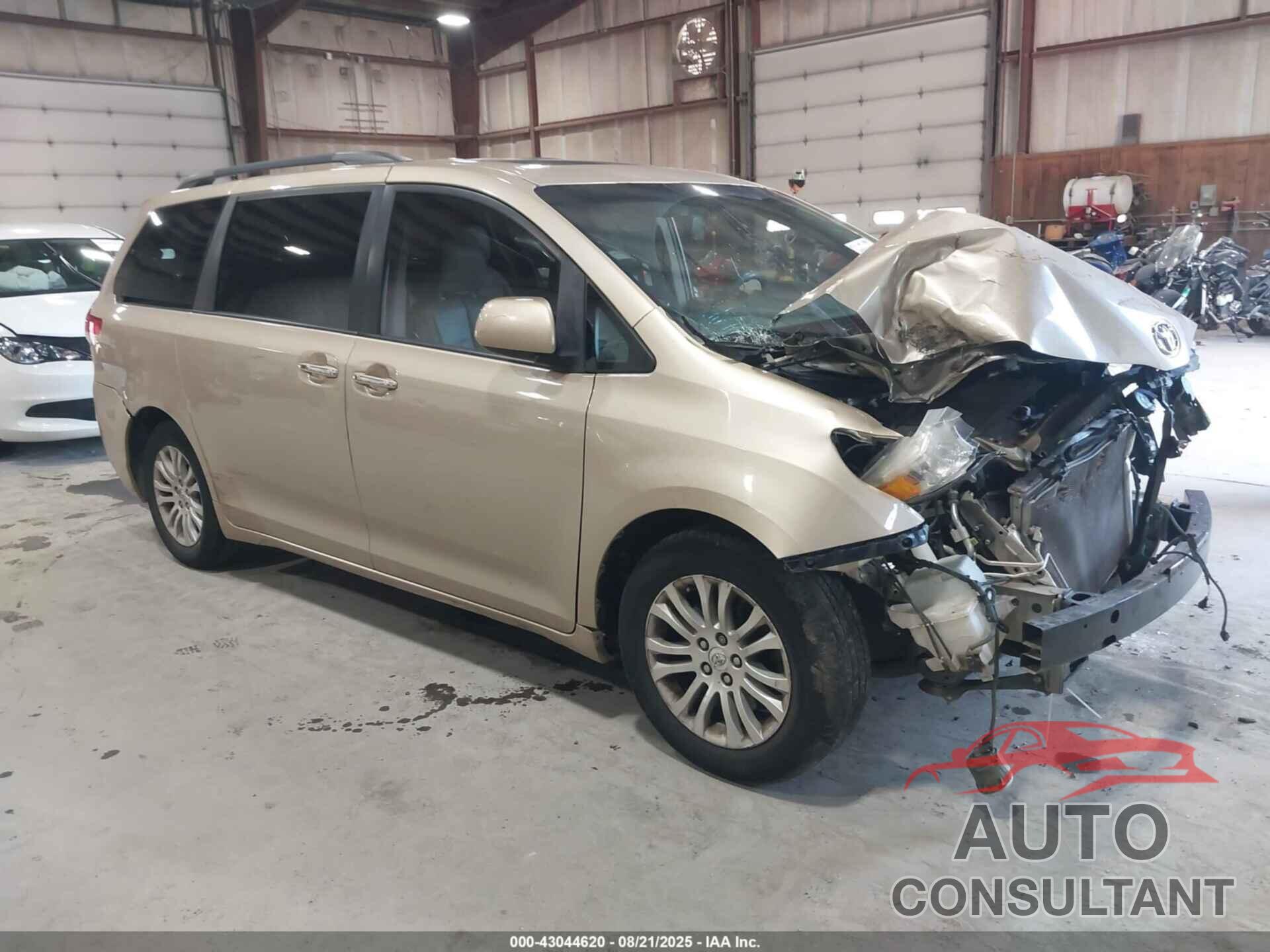 TOYOTA SIENNA 2011 - 5TDYK3DC7BS035587