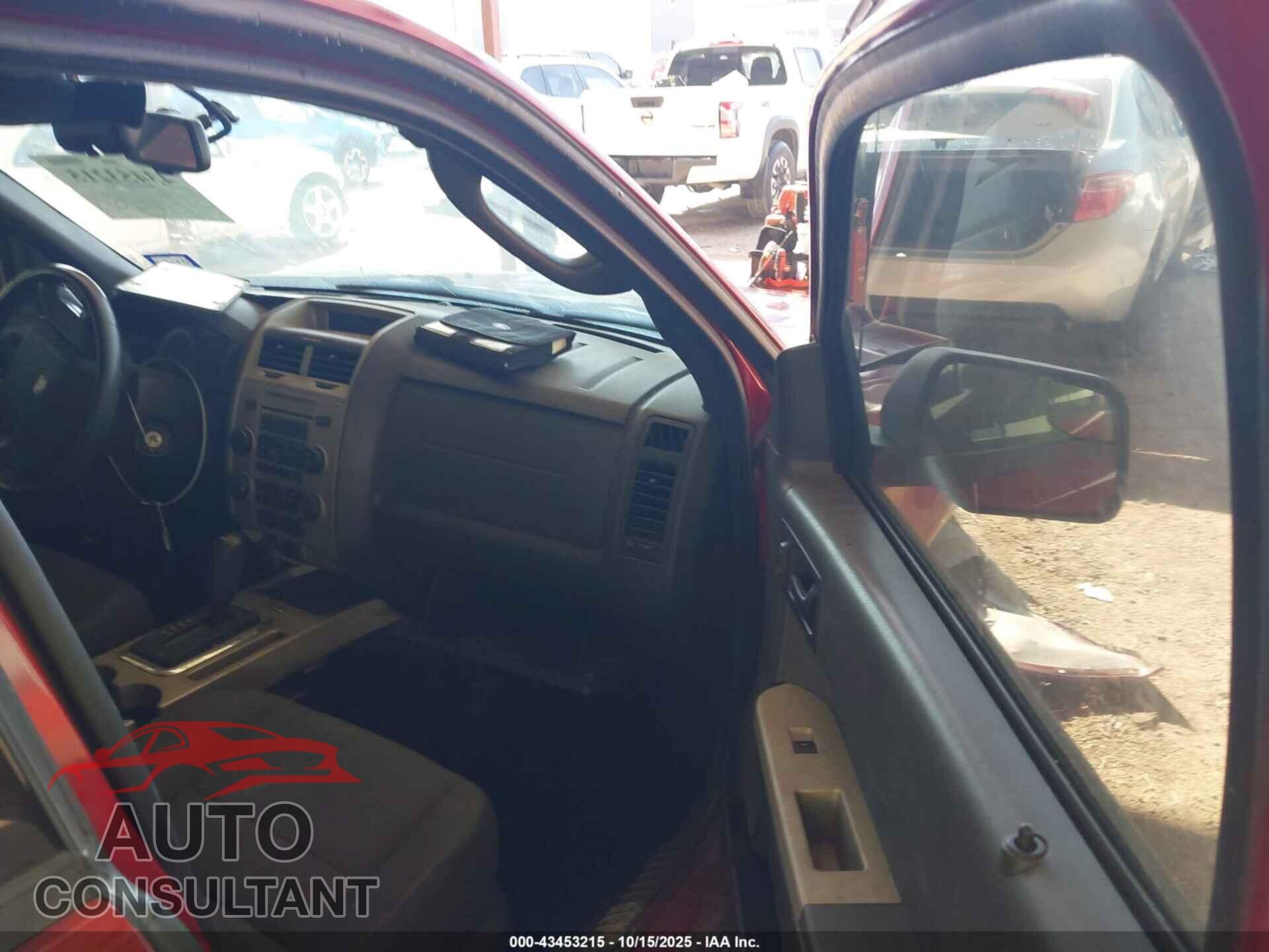 FORD ESCAPE 2011 - 1FMCU0D72BKB52745