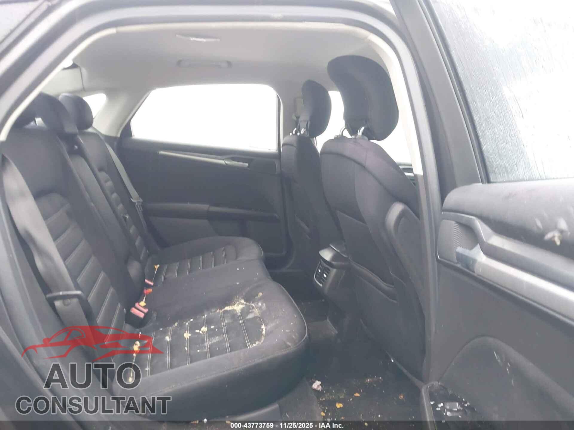 FORD FUSION 2015 - 1FA6P0H79F5108657