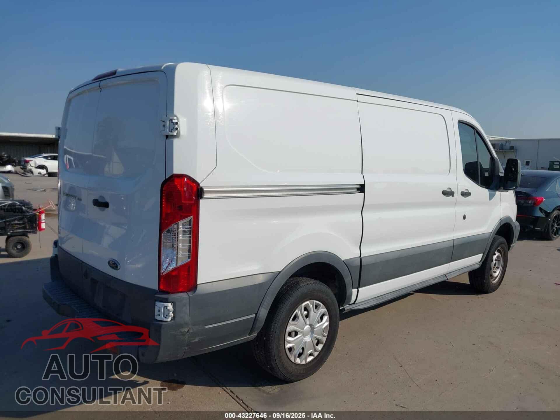 FORD TRANSIT-150 2017 - 1FTYE1YM3HKA15190