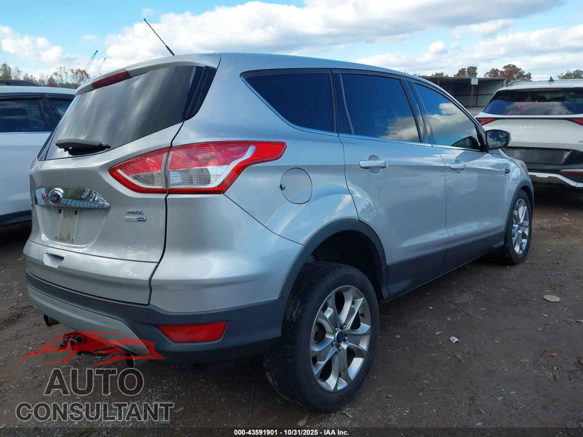 FORD ESCAPE 2013 - 1FMCU9H93DUB17929