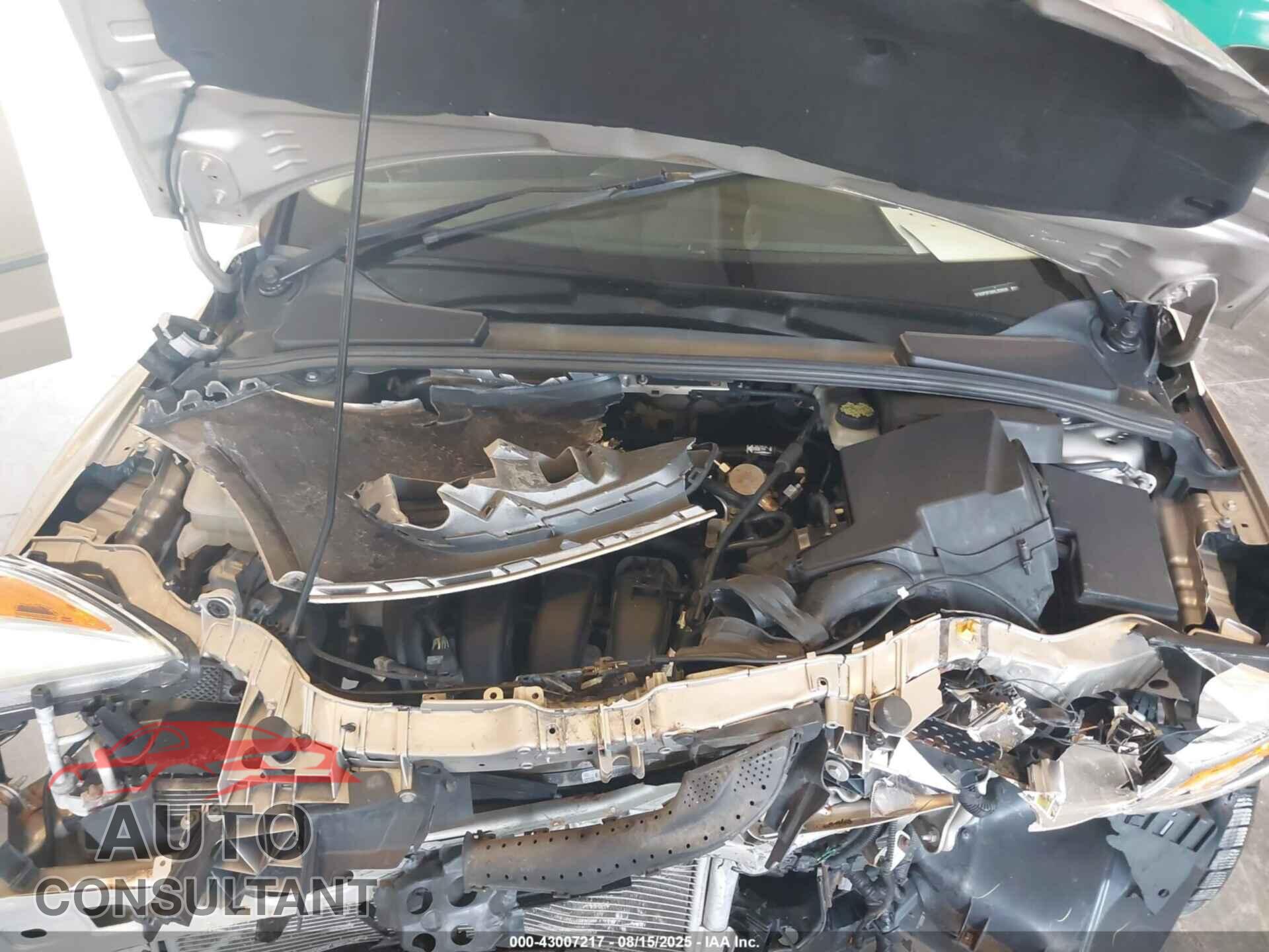 FORD FOCUS 2017 - 1FADP3F28HL203628