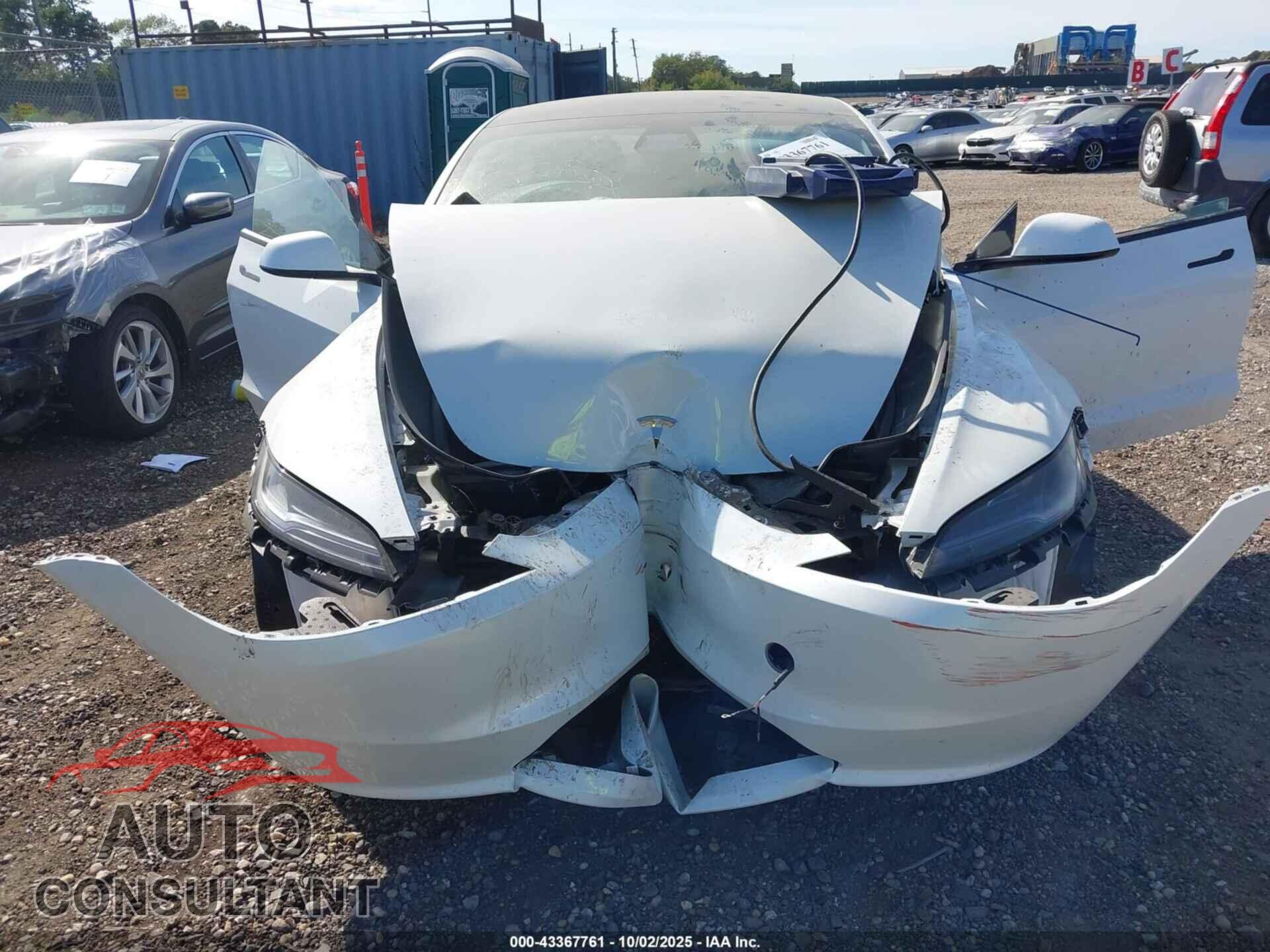 TESLA MODEL 3 2024 - 5YJ3E1EA6RF738437