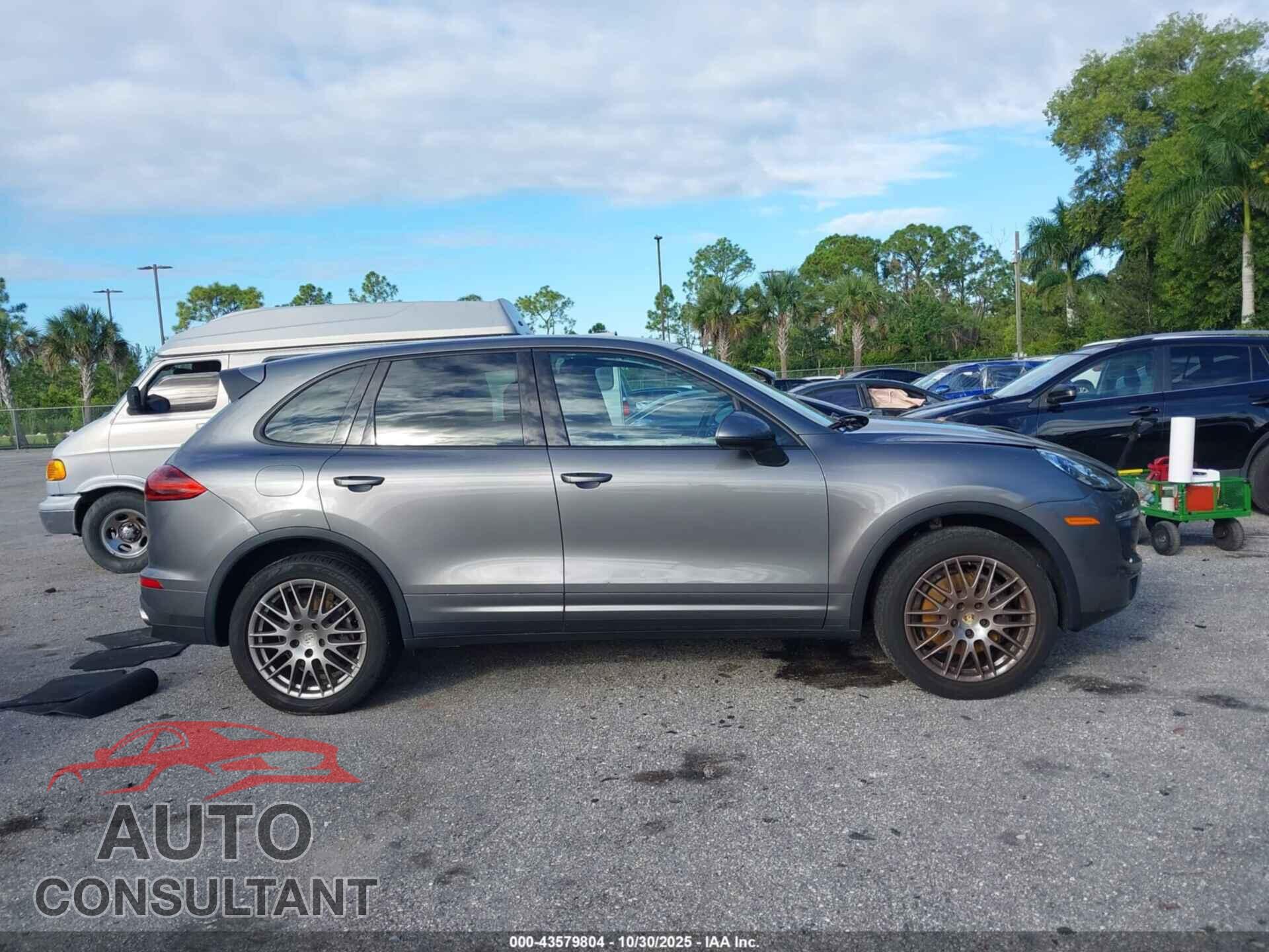 PORSCHE CAYENNE 2016 - WP1AA2A26GKA09005