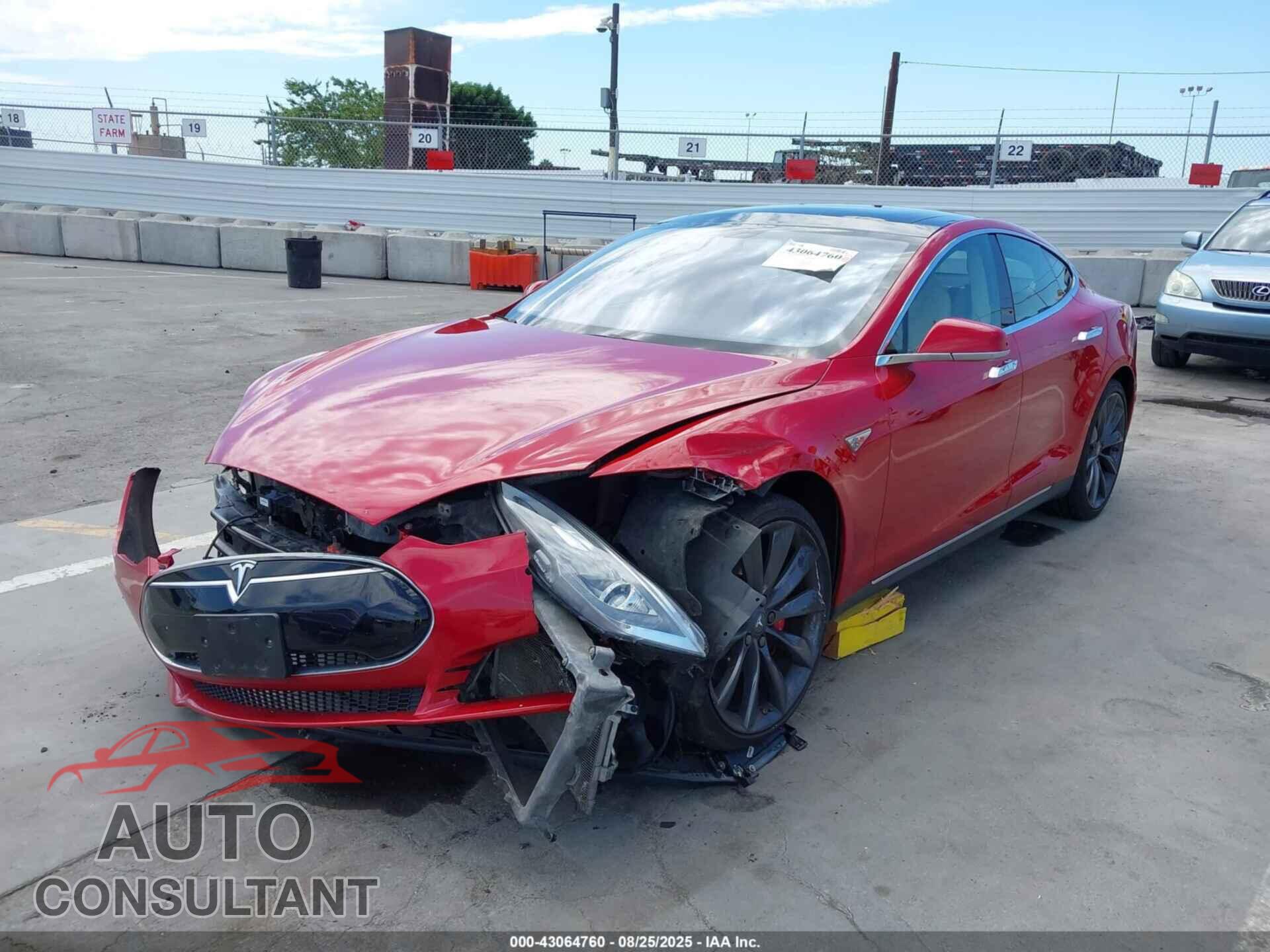 TESLA MODEL S 2014 - 5YJSA1H13EFP47982