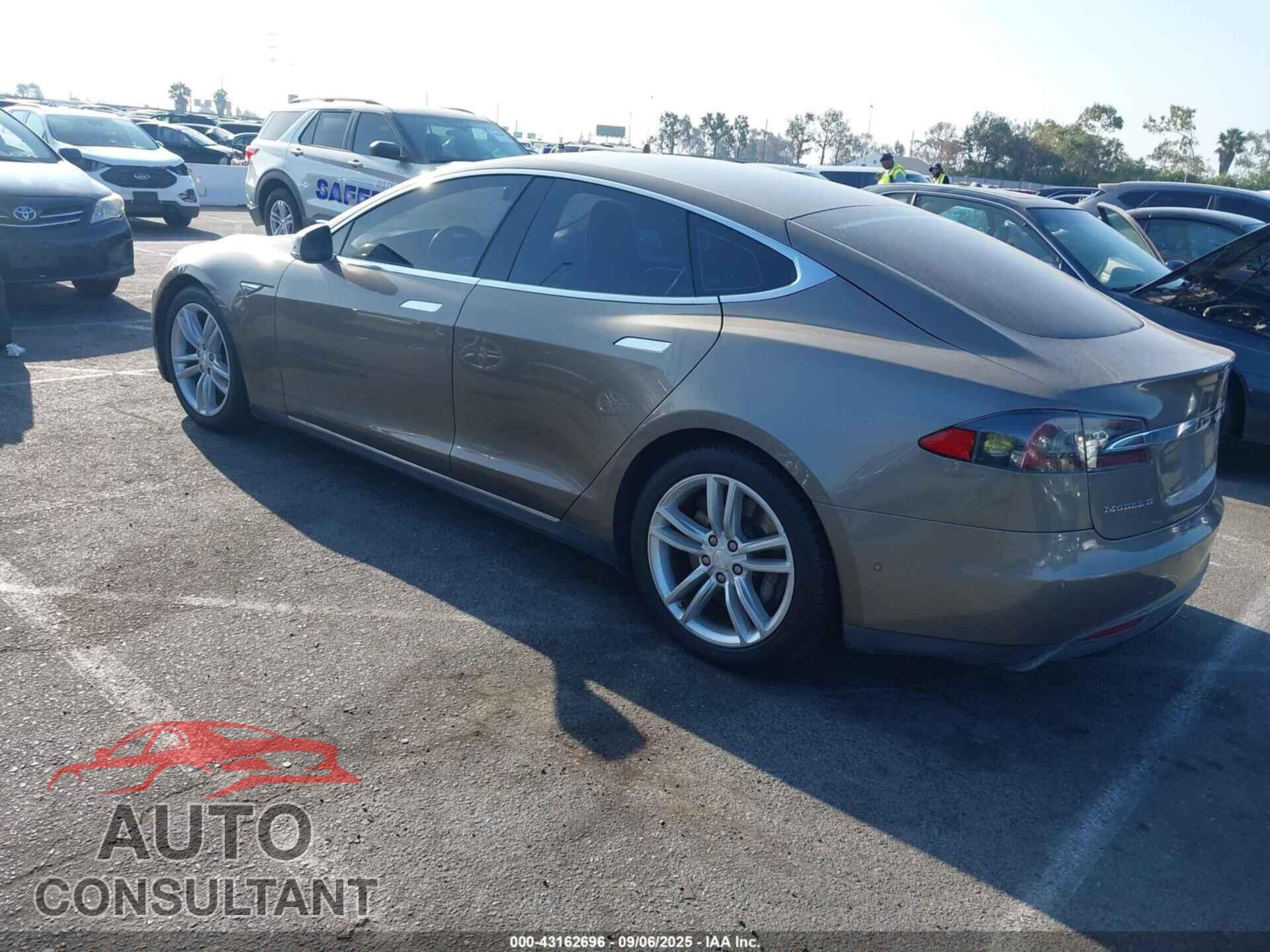 TESLA MODEL S 2015 - 5YJSA1S26FF097452