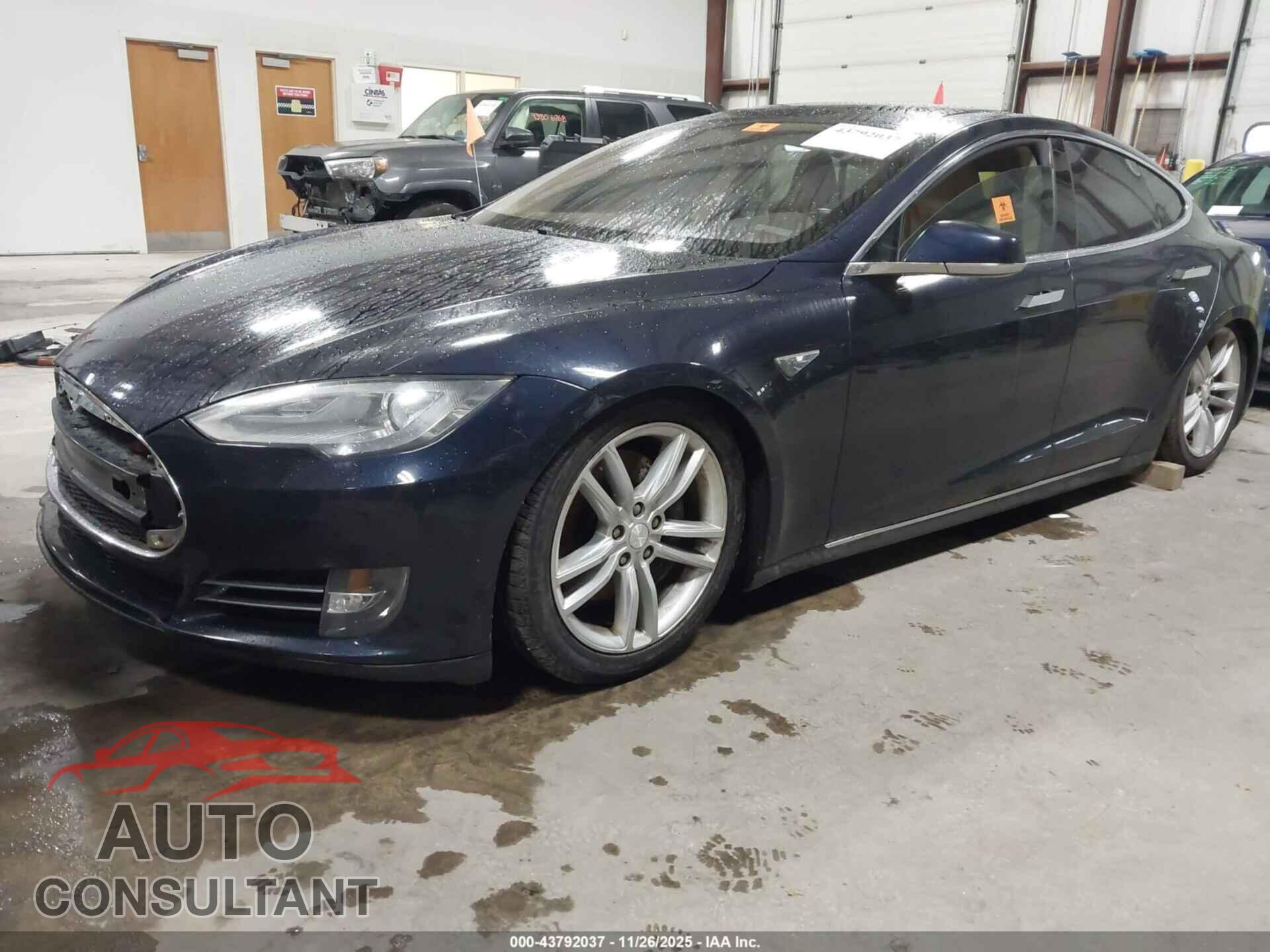 TESLA MODEL S 2013 - 5YJSA1DN0DFP12047