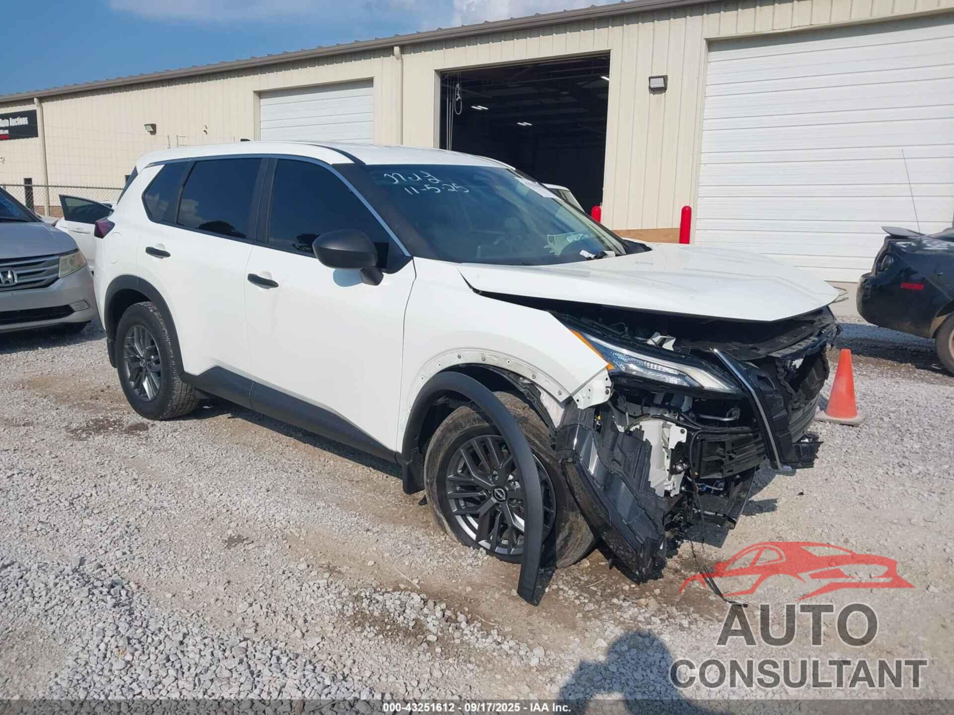 NISSAN ROGUE 2023 - 5N1BT3AA7PC766370