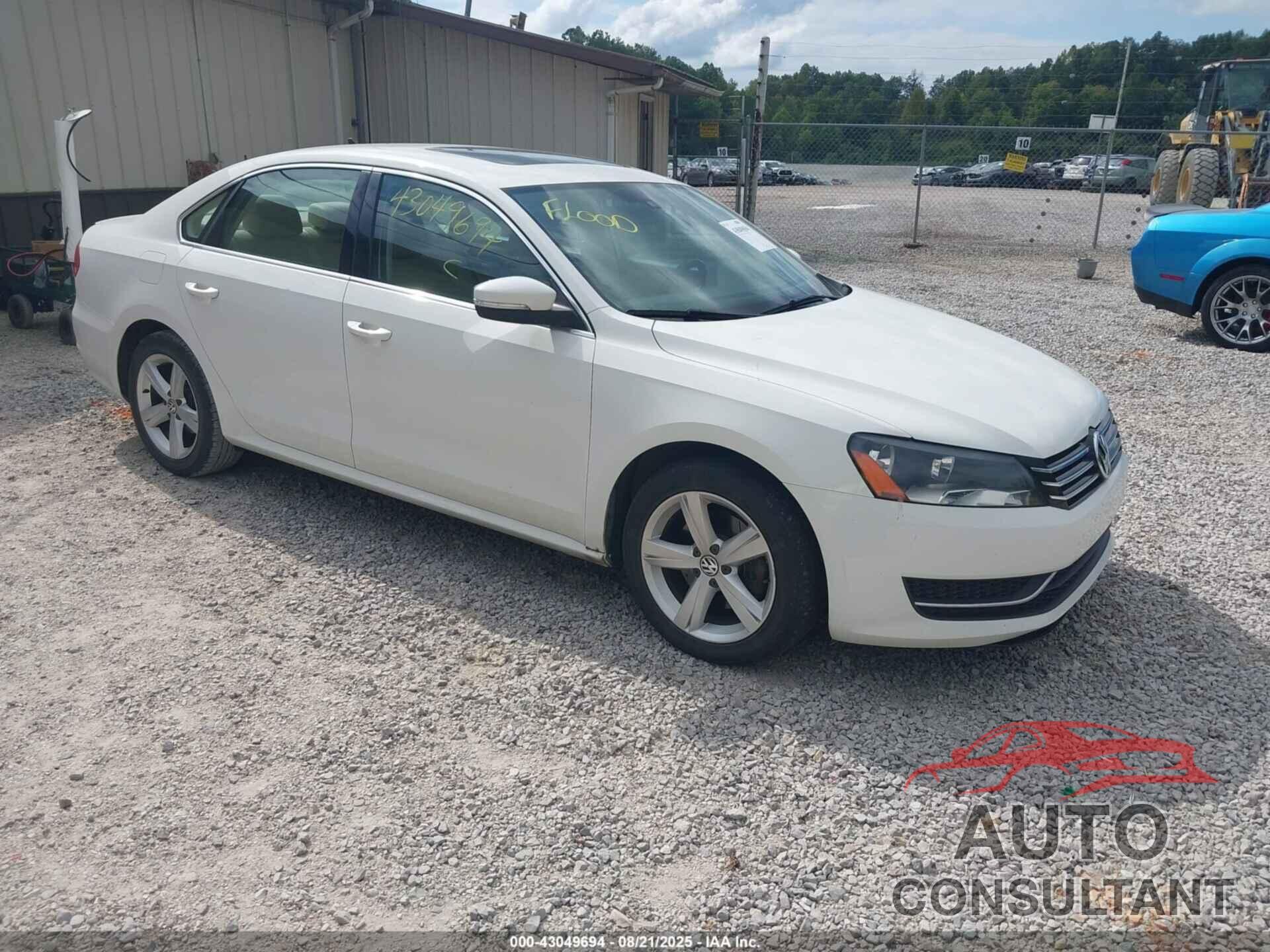 VOLKSWAGEN PASSAT 2013 - 1VWBP7A37DC021564