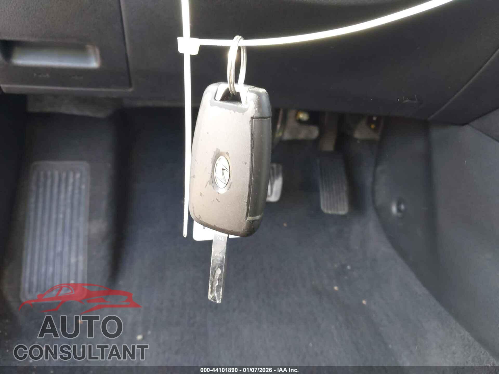 HYUNDAI ACCENT 2018 - 3KPC24A39JE028363