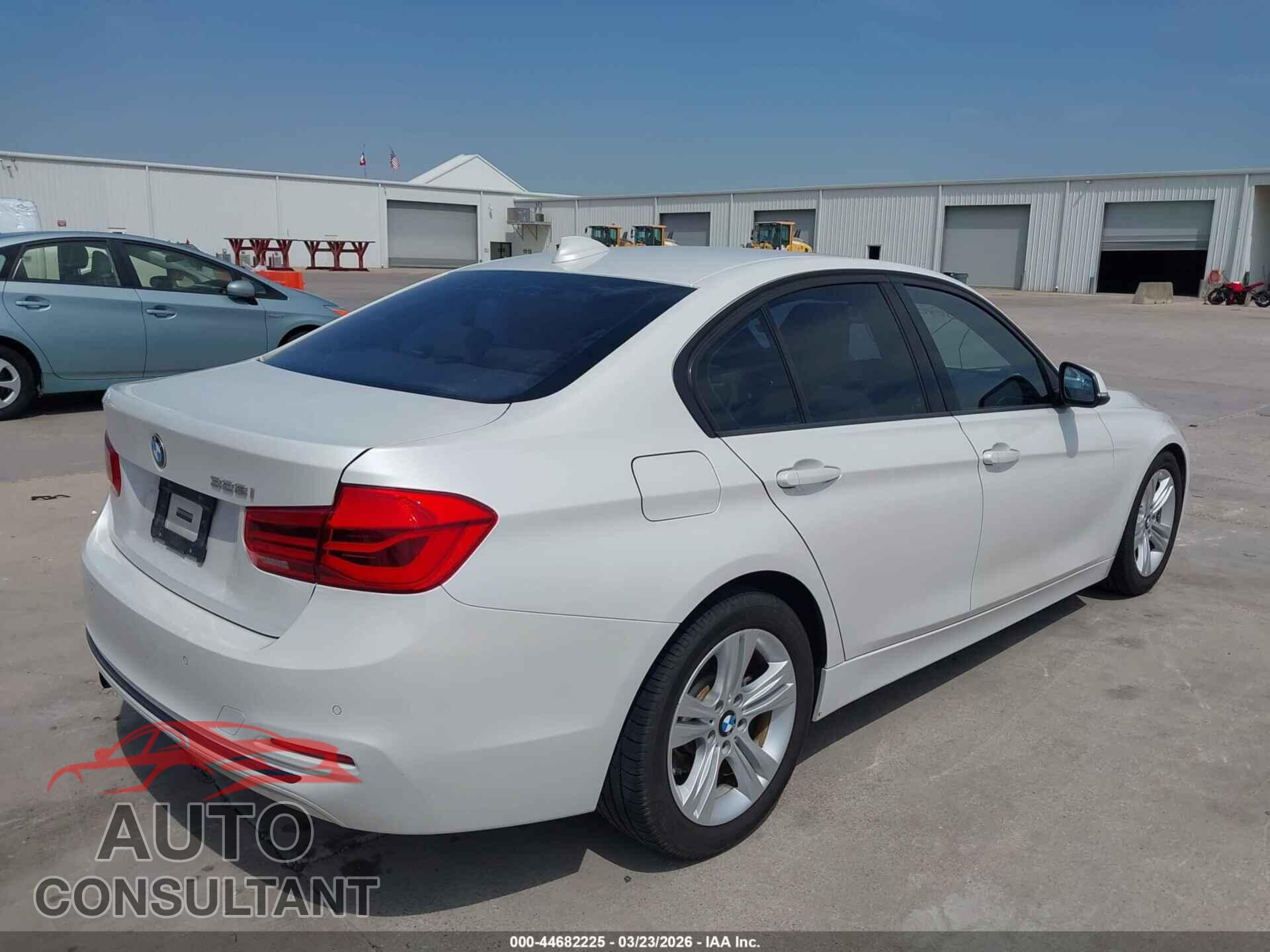 BMW 328I 2016 - WBA8E9G56GNU28563