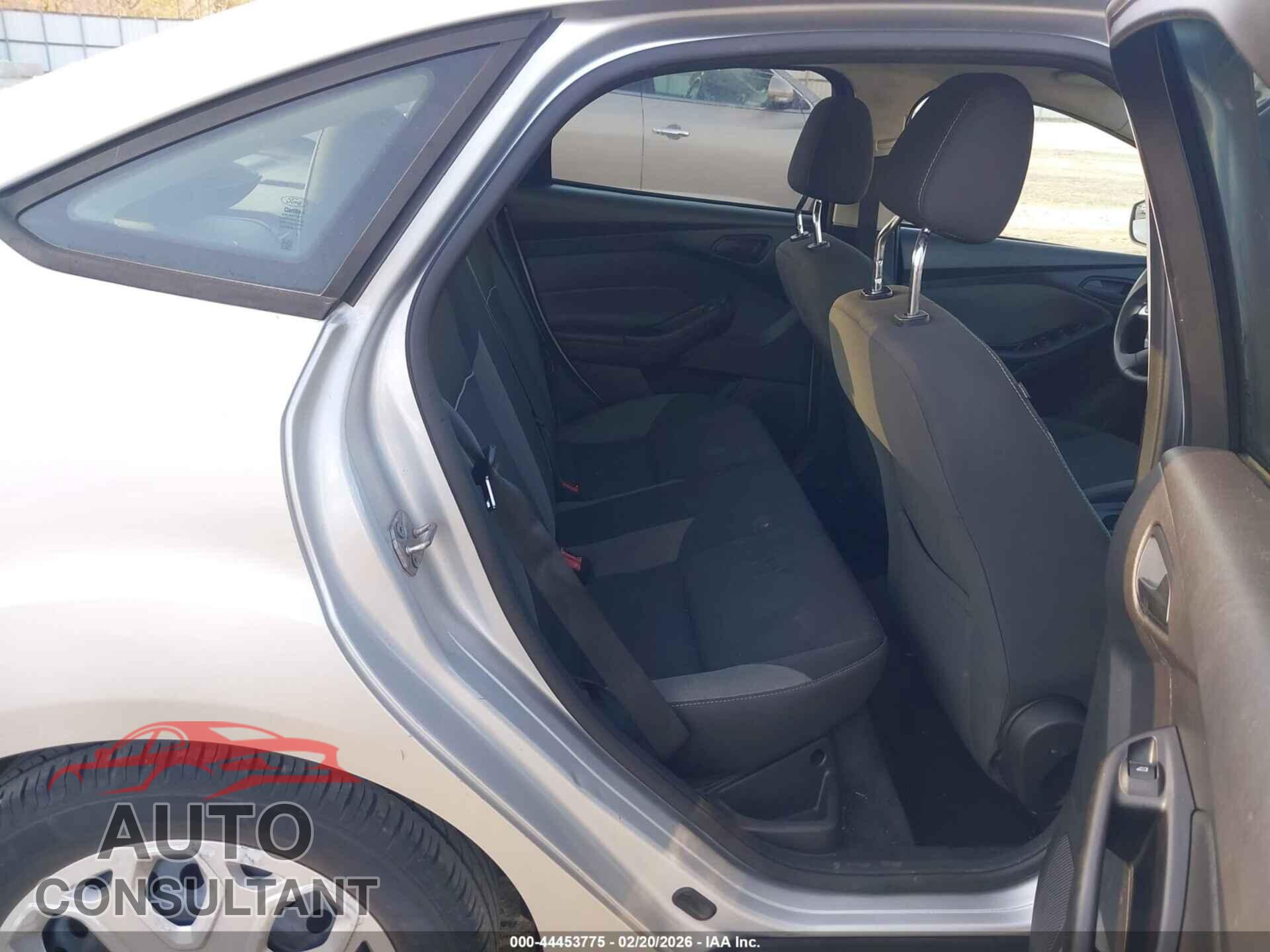 FORD FOCUS 2012 - 1FAHP3F20CL211751