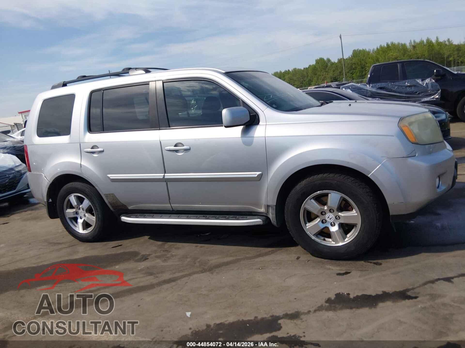 HONDA PILOT 2011 - 5FNYF3H74BB001175