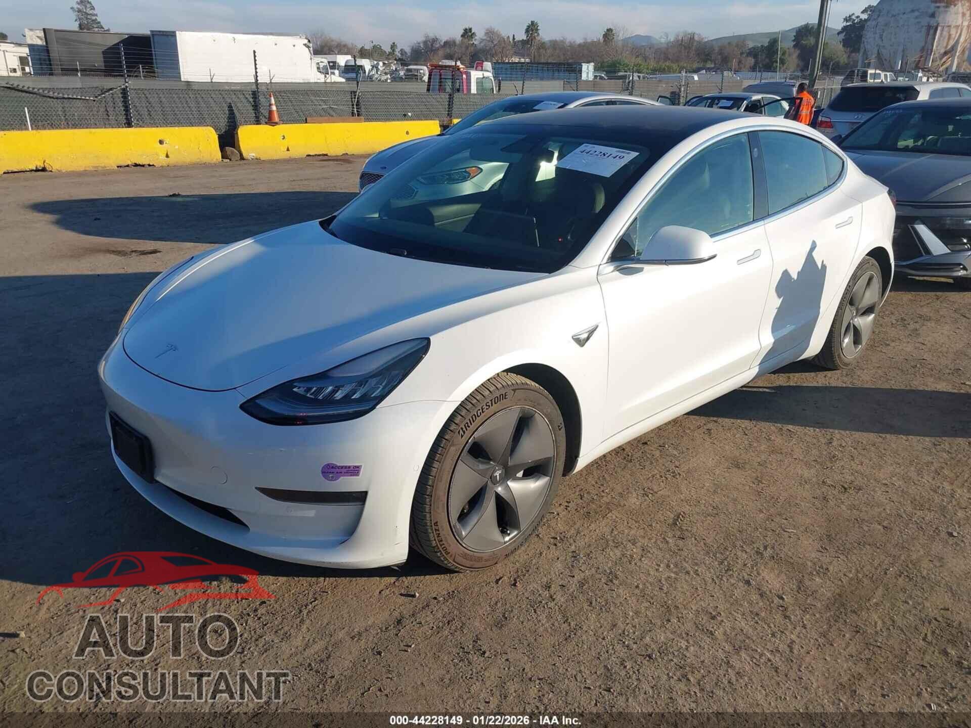 TESLA MODEL 3 2019 - 5YJ3E1EB2KF511356