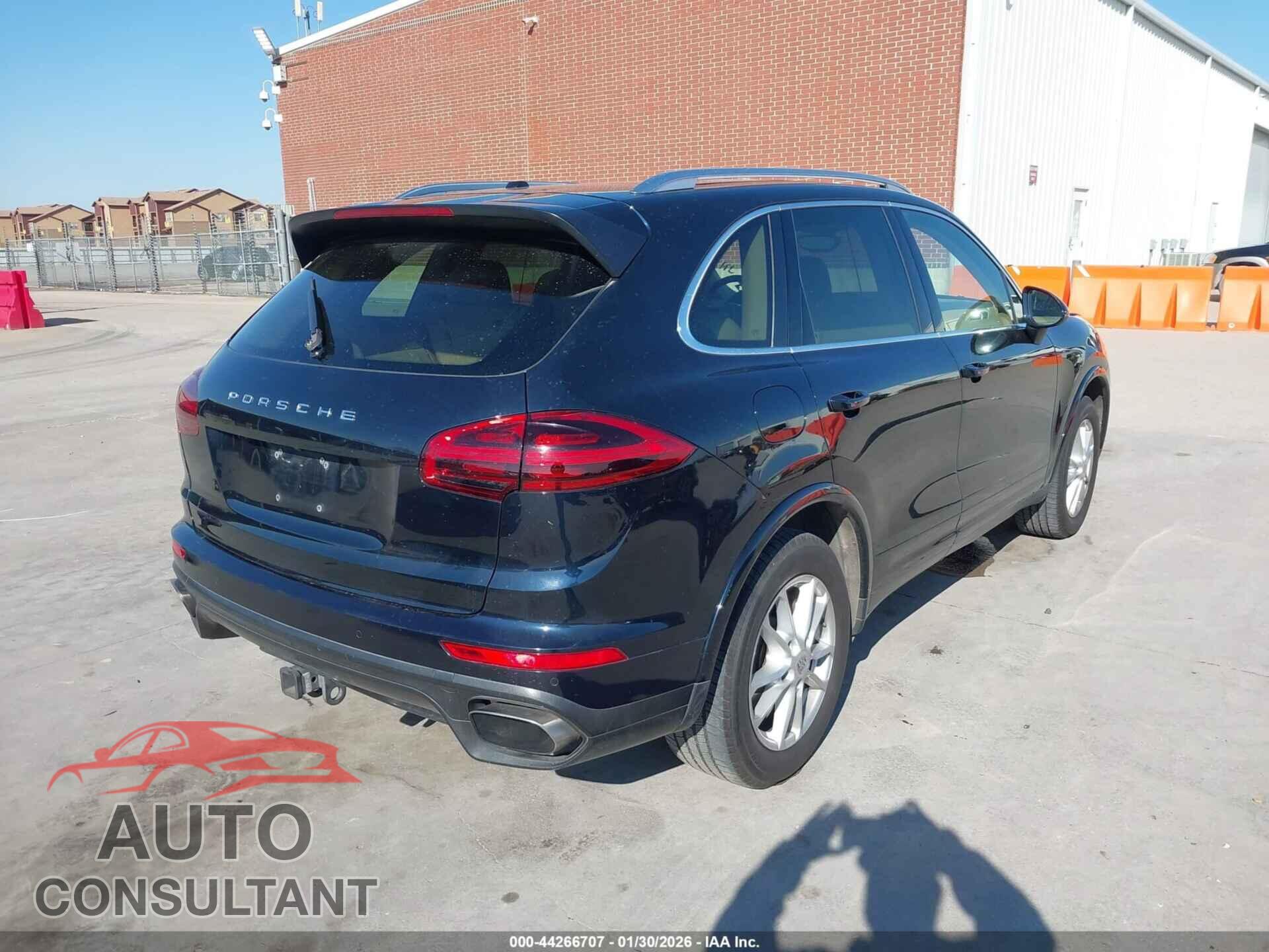 PORSCHE CAYENNE 2016 - WP1AA2A27GLA08973