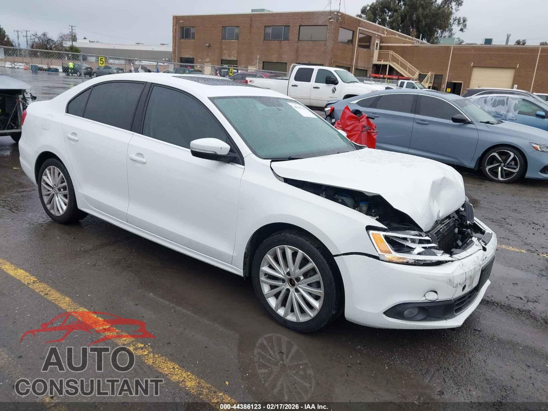 VOLKSWAGEN JETTA 2014 - 3VWL17AJ5EM408571