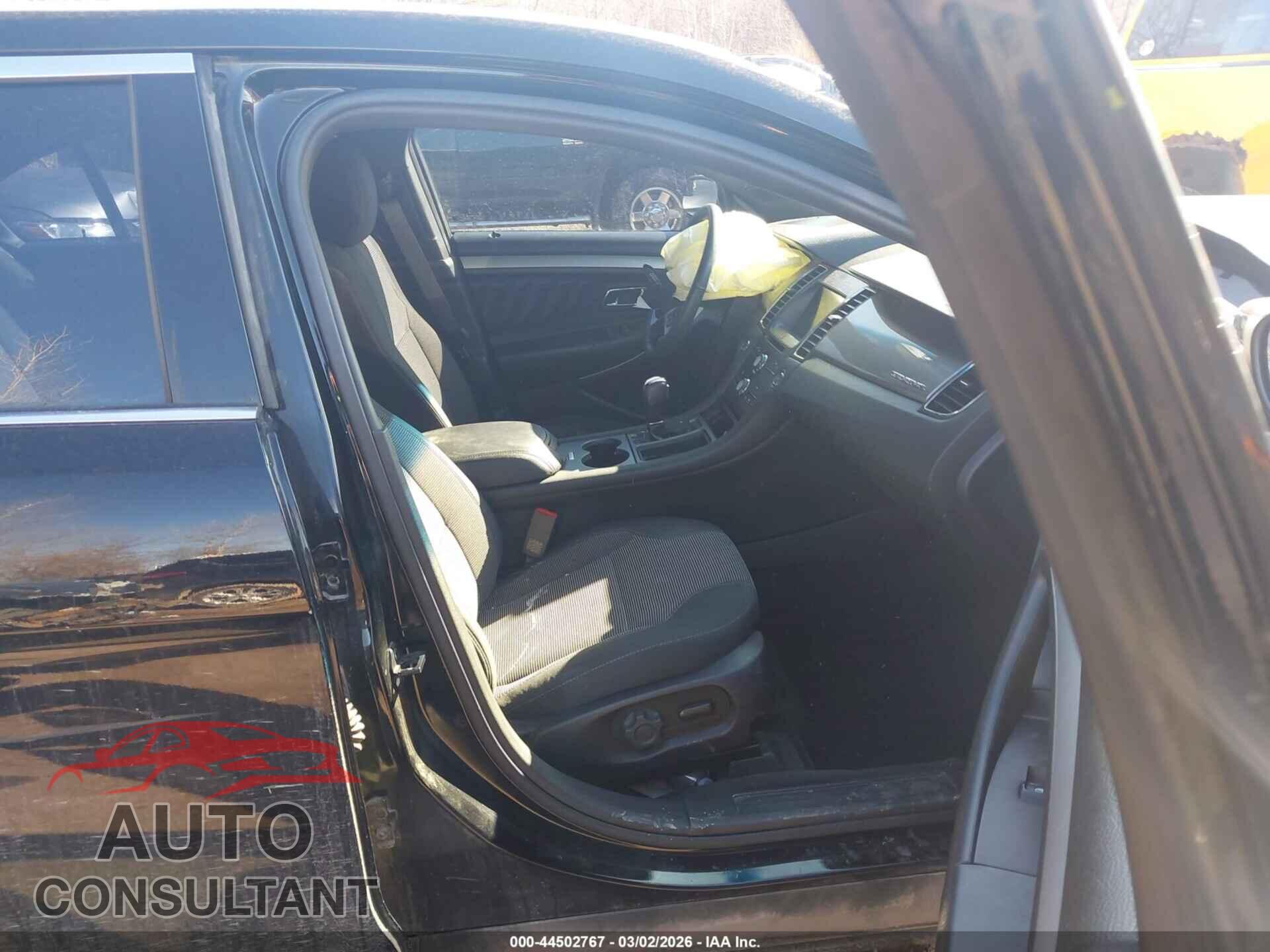 FORD TAURUS 2018 - 1FAHP2E8XJG127734