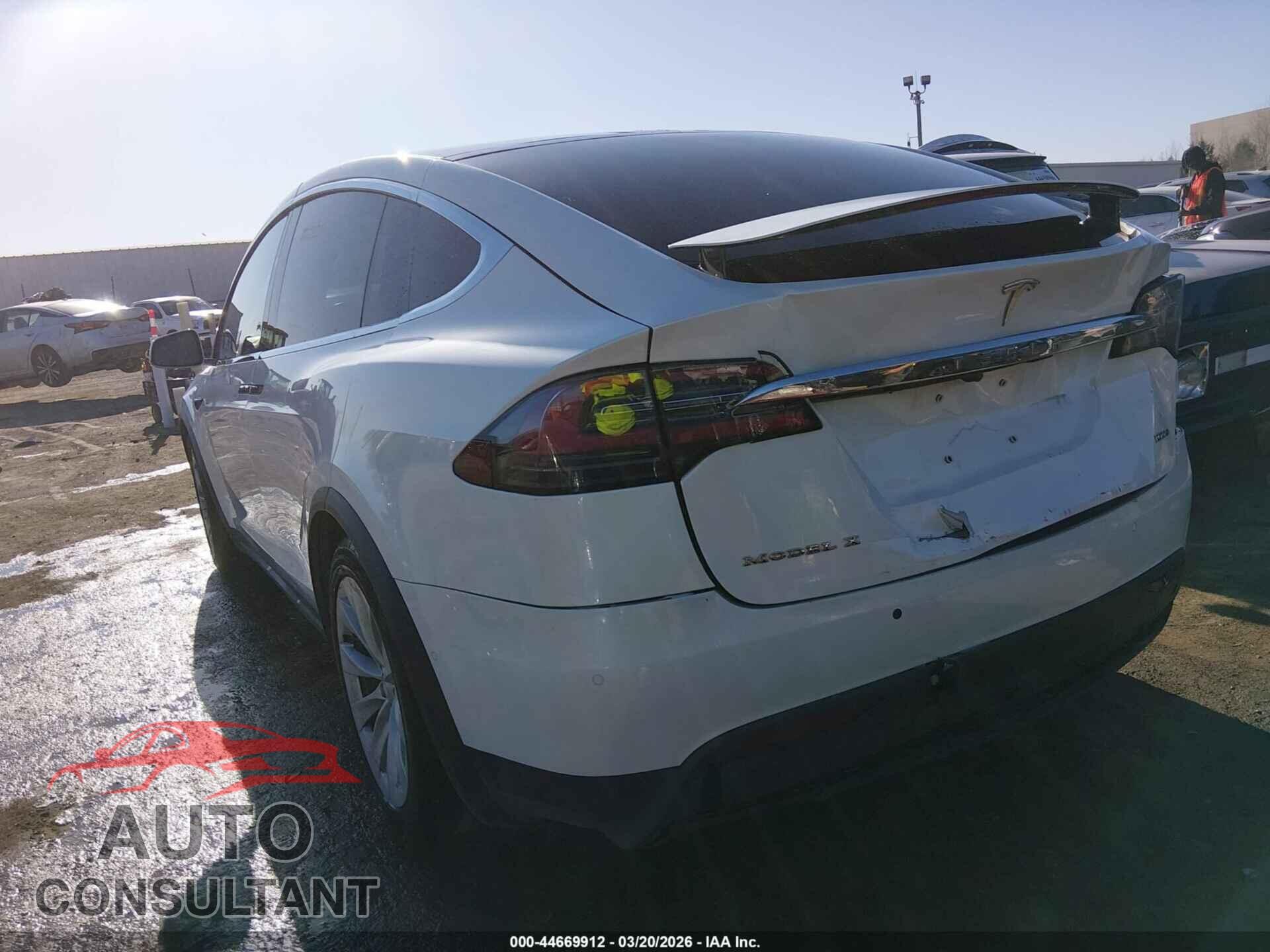 TESLA MODEL X 2017 - 5YJXCAE20HF075459
