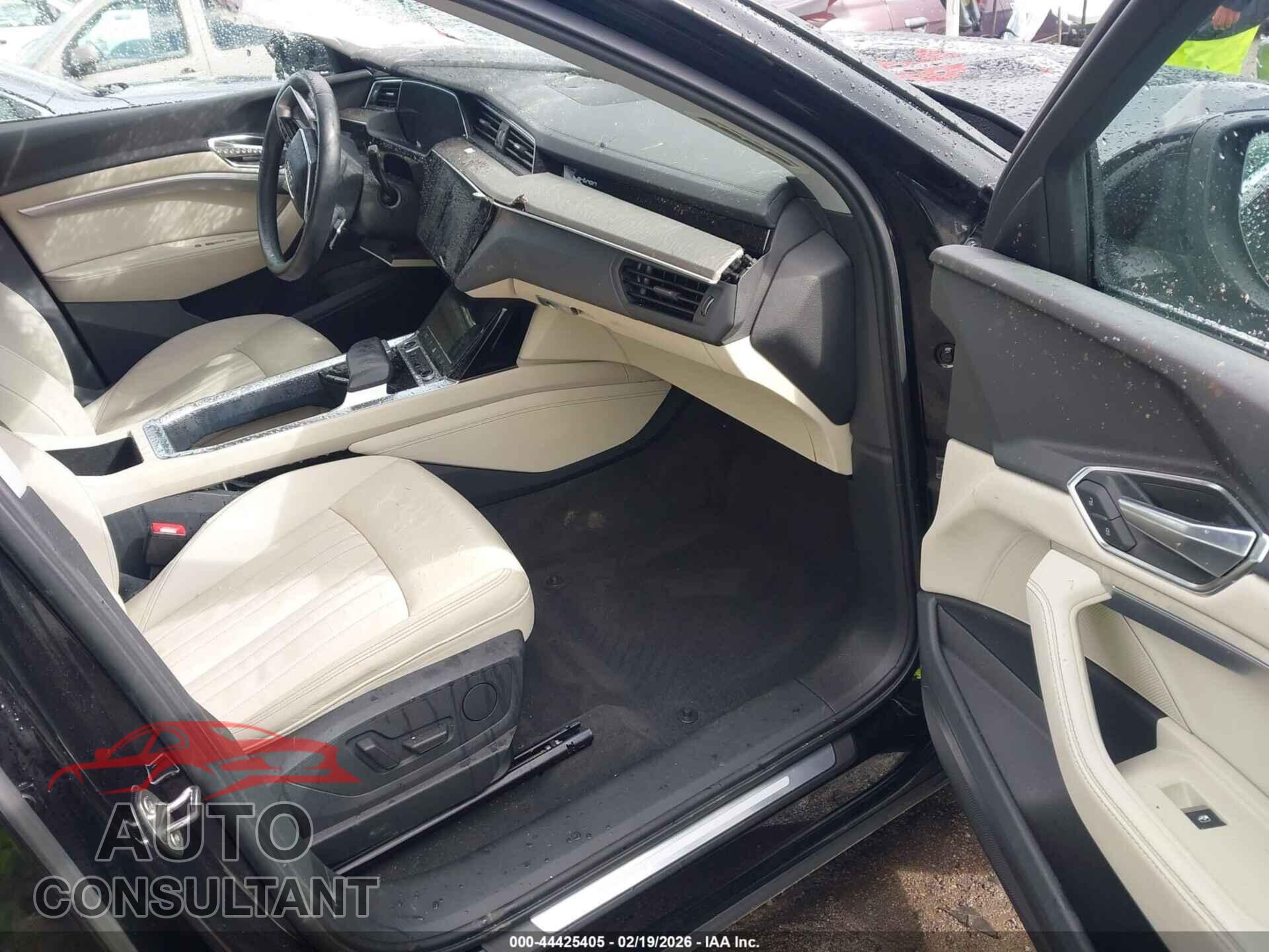 AUDI E-TRON 2021 - WA1AAAGE9MB033608