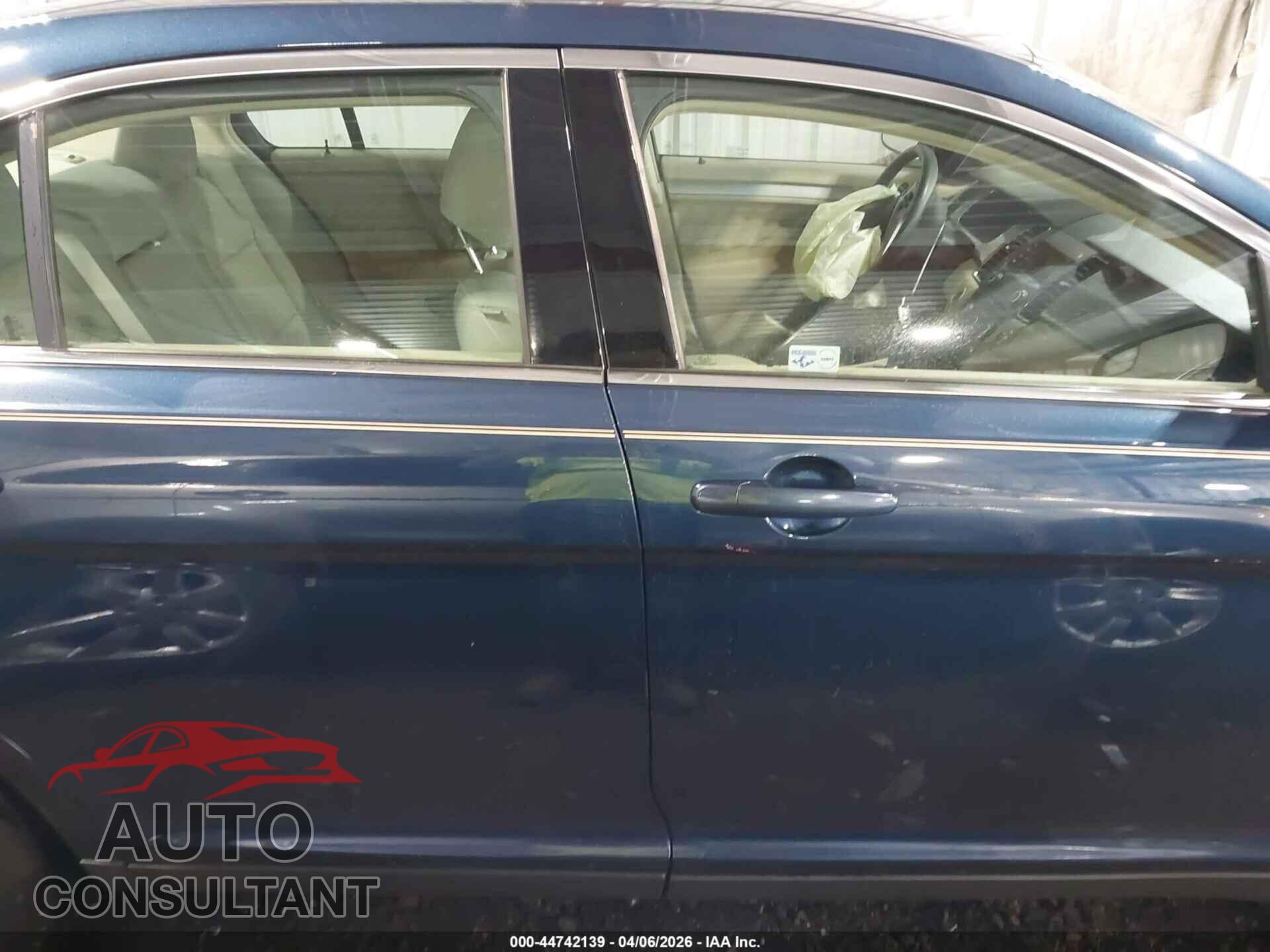 FORD TAURUS 2017 - 1FAHP2E84HG112351