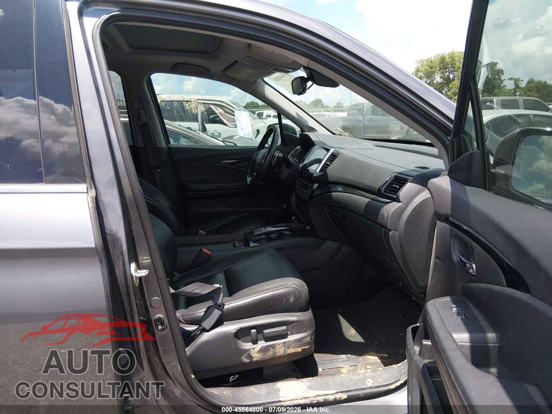 HONDA PILOT 2017 - 5FNYF5H99HB003901