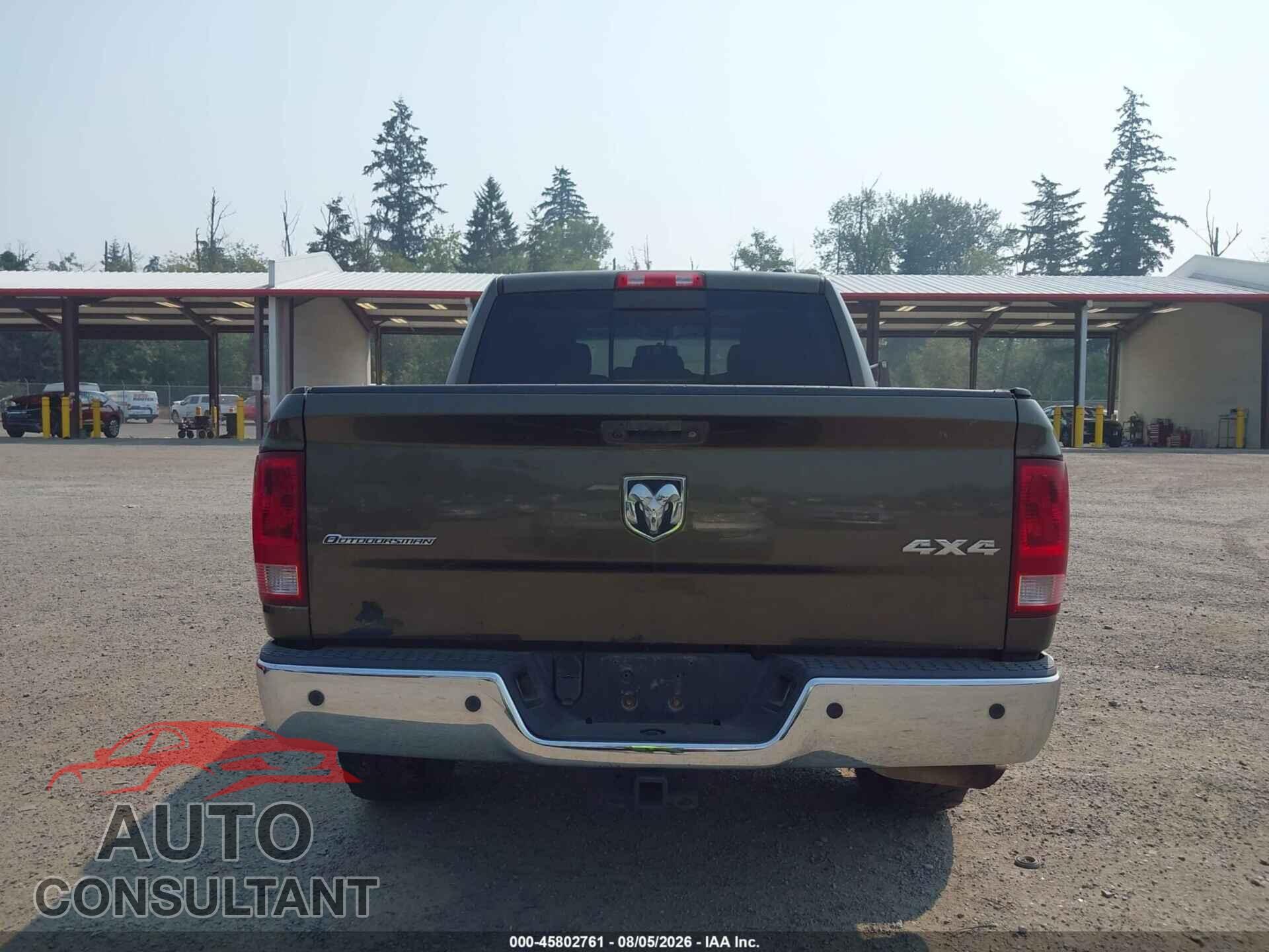 DODGE RAM 1500 2012 - 1C6RD7LT2CS176512
