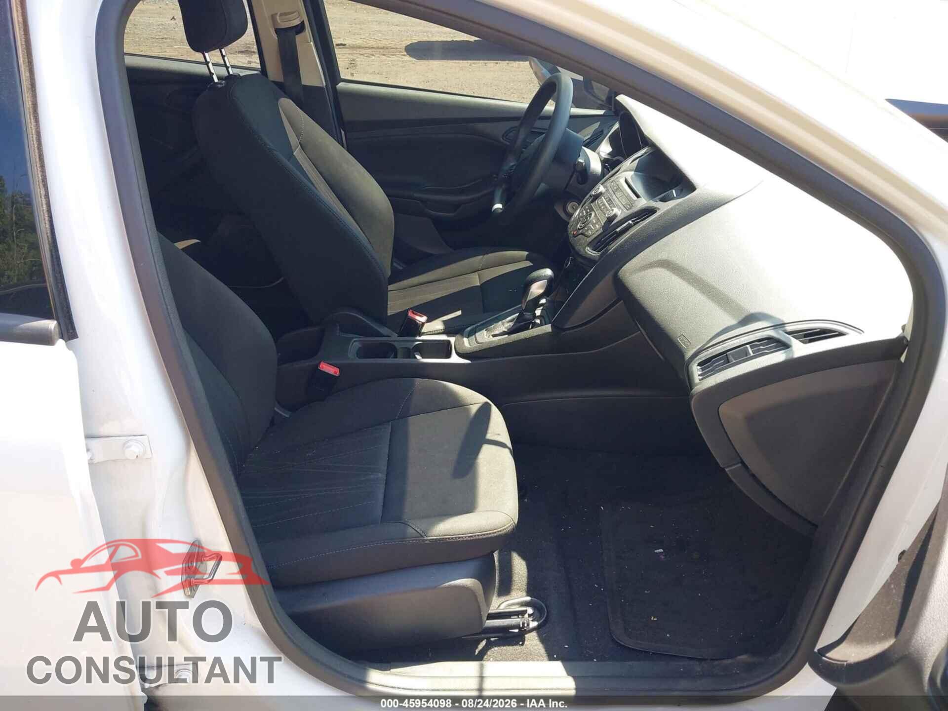 FORD FOCUS 2017 - 1FADP3E29HL338523