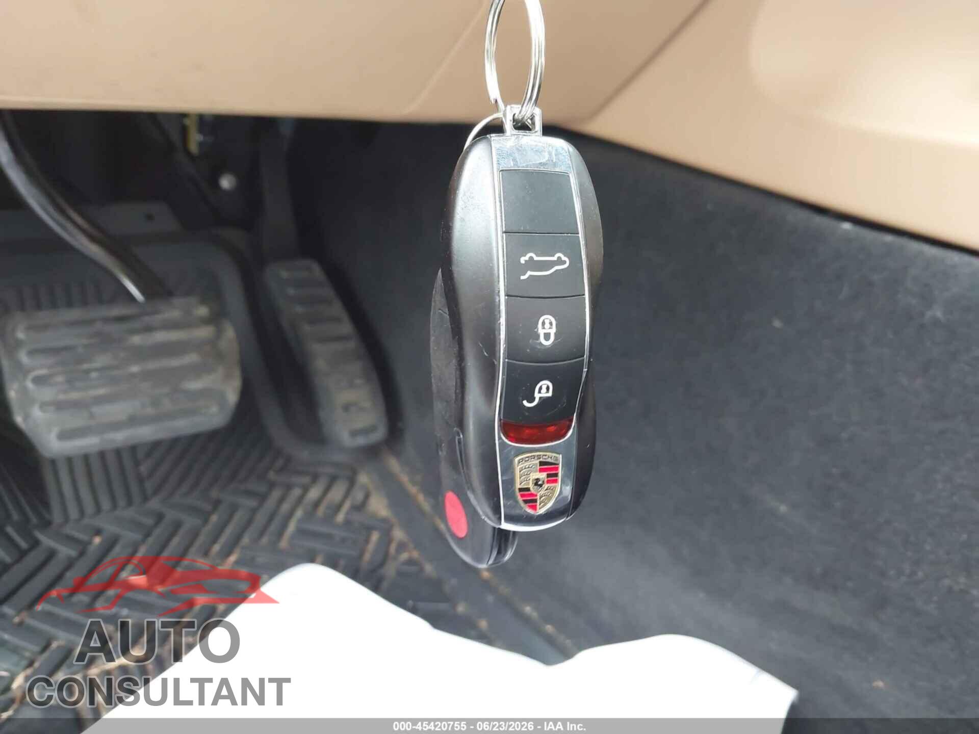 PORSCHE CAYENNE 2017 - WP1AA2A21HKA82879