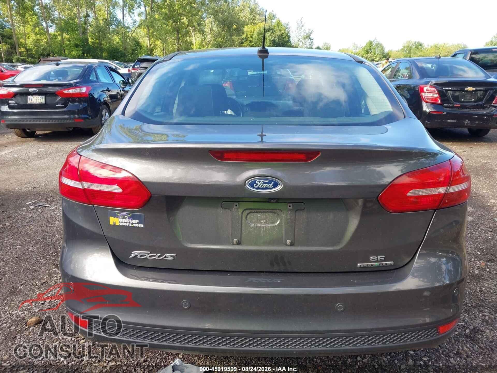FORD FOCUS 2015 - 1FADP3F29FL352062