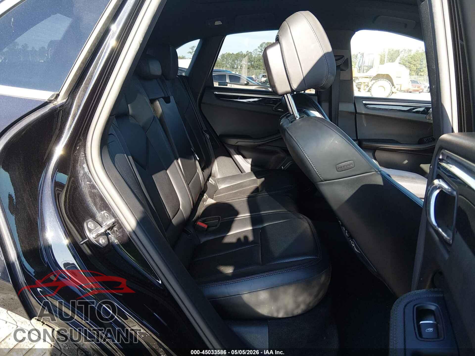 PORSCHE MACAN 2017 - WP1AB2A51HLB18068