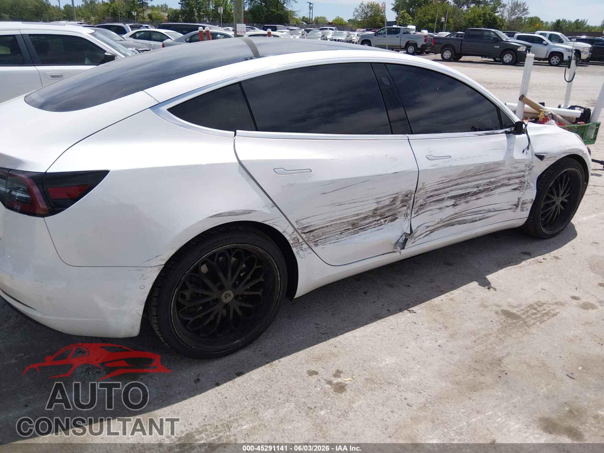 TESLA MODEL 3 2019 - 5YJ3E1EB0KF494640
