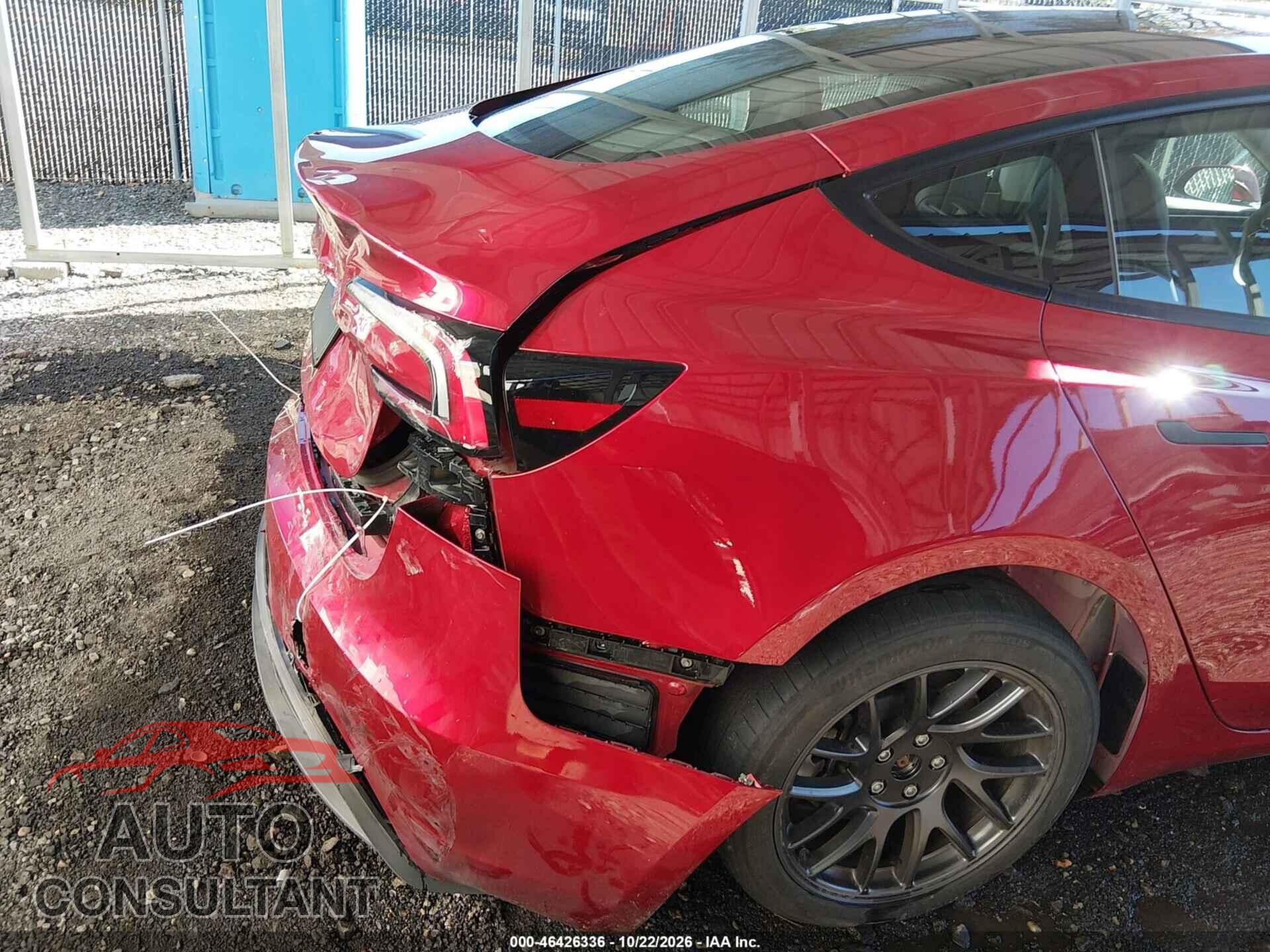 TESLA MODEL 3 2024 - 5YJ3E1EA5RF833541