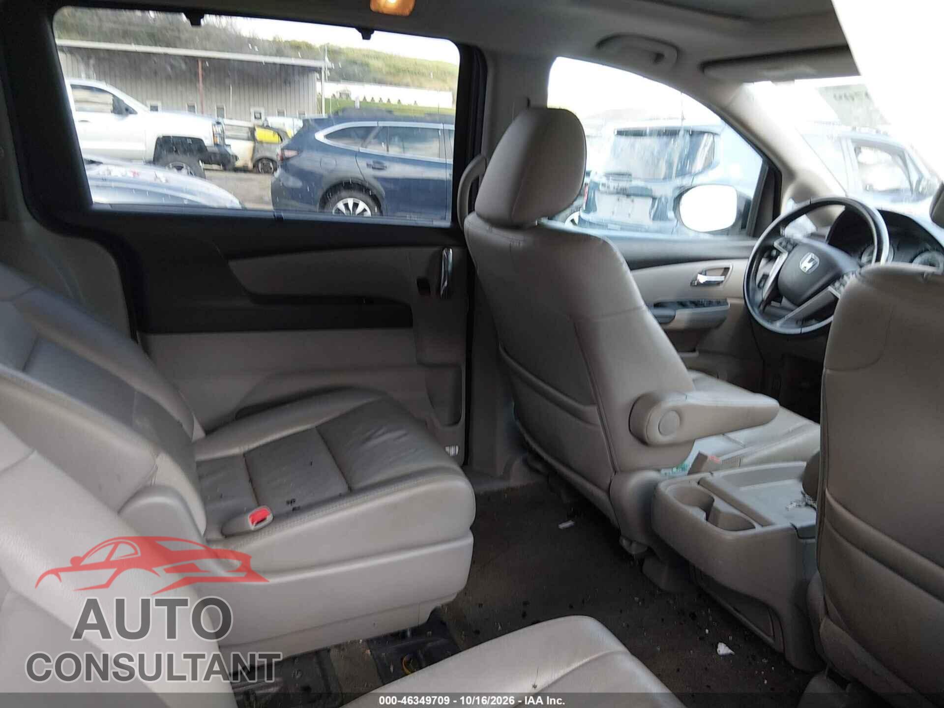 HONDA ODYSSEY 2015 - 5FNRL5H62FB037548