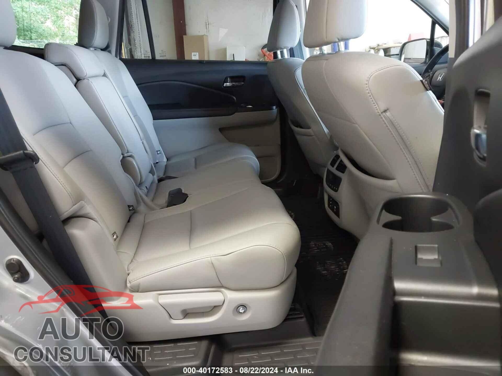 HONDA PILOT 2018 - 5FNYF6H96JB045986