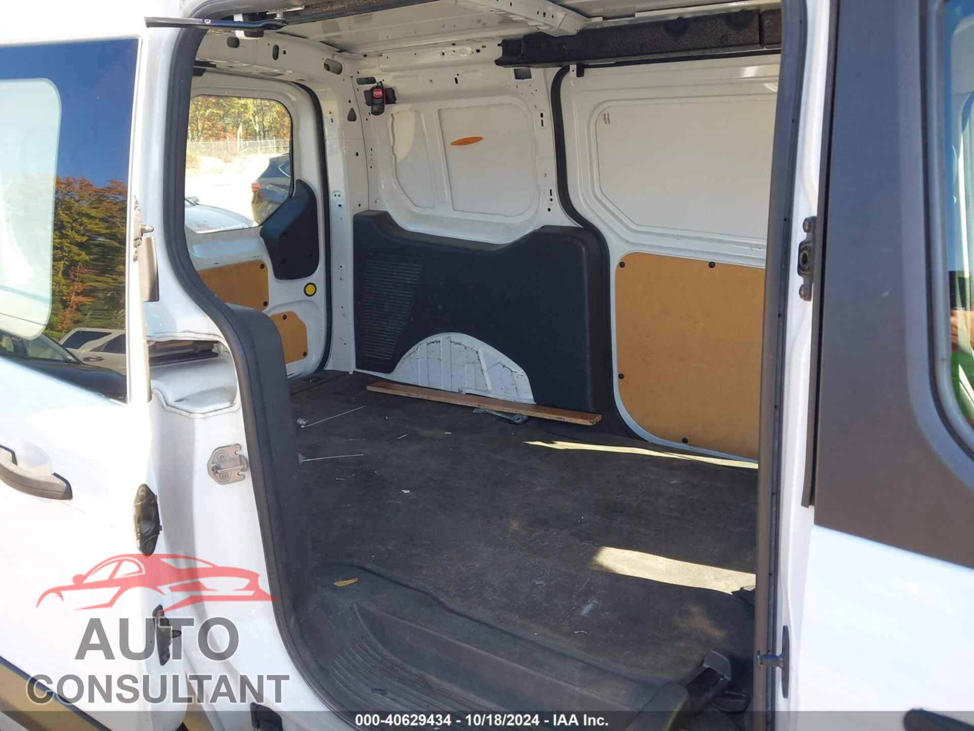 FORD TRANSIT CONNECT 2017 - NM0LS7E76H1322554